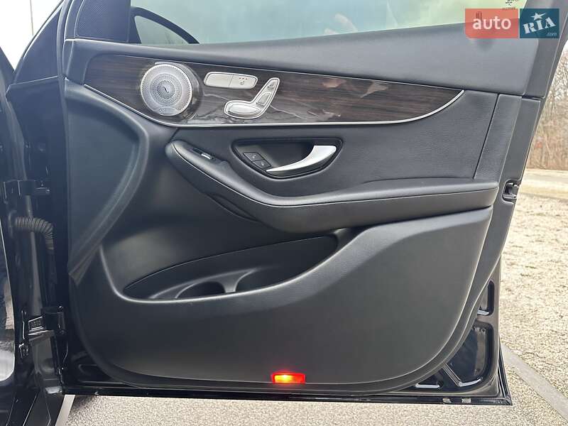 Позашляховик / Кросовер Mercedes-Benz GLC-Class 2015 в Дніпрі фото 23 Позашляховик / Кросовер Mercedes-Benz GLC-Class 2015 в Дніпрі