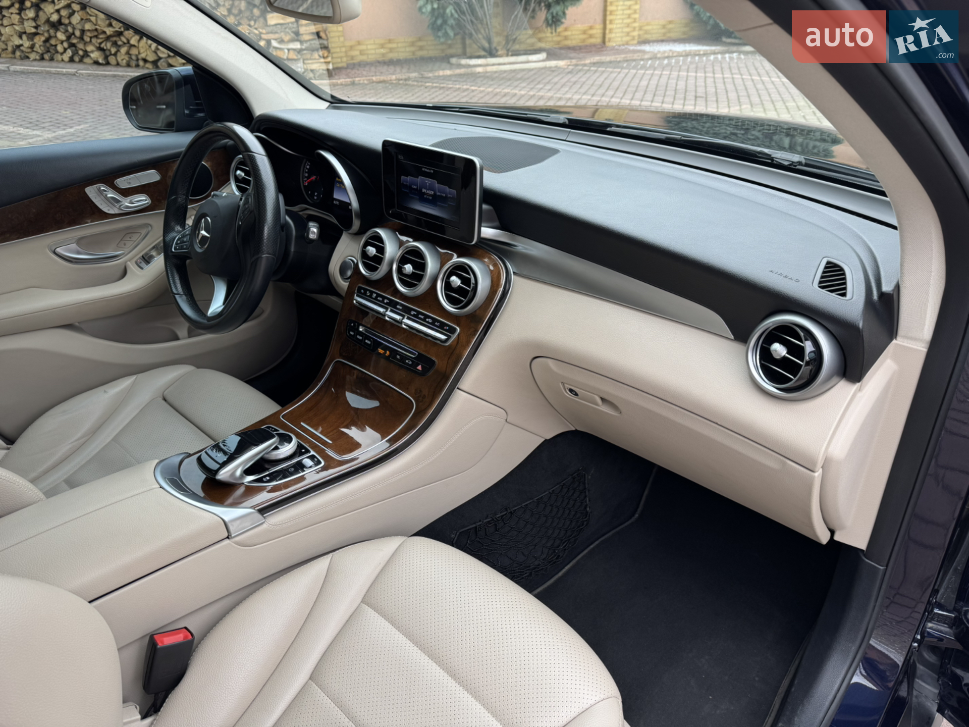 2016 Mercedes-Benz GLC - мініатюра 63