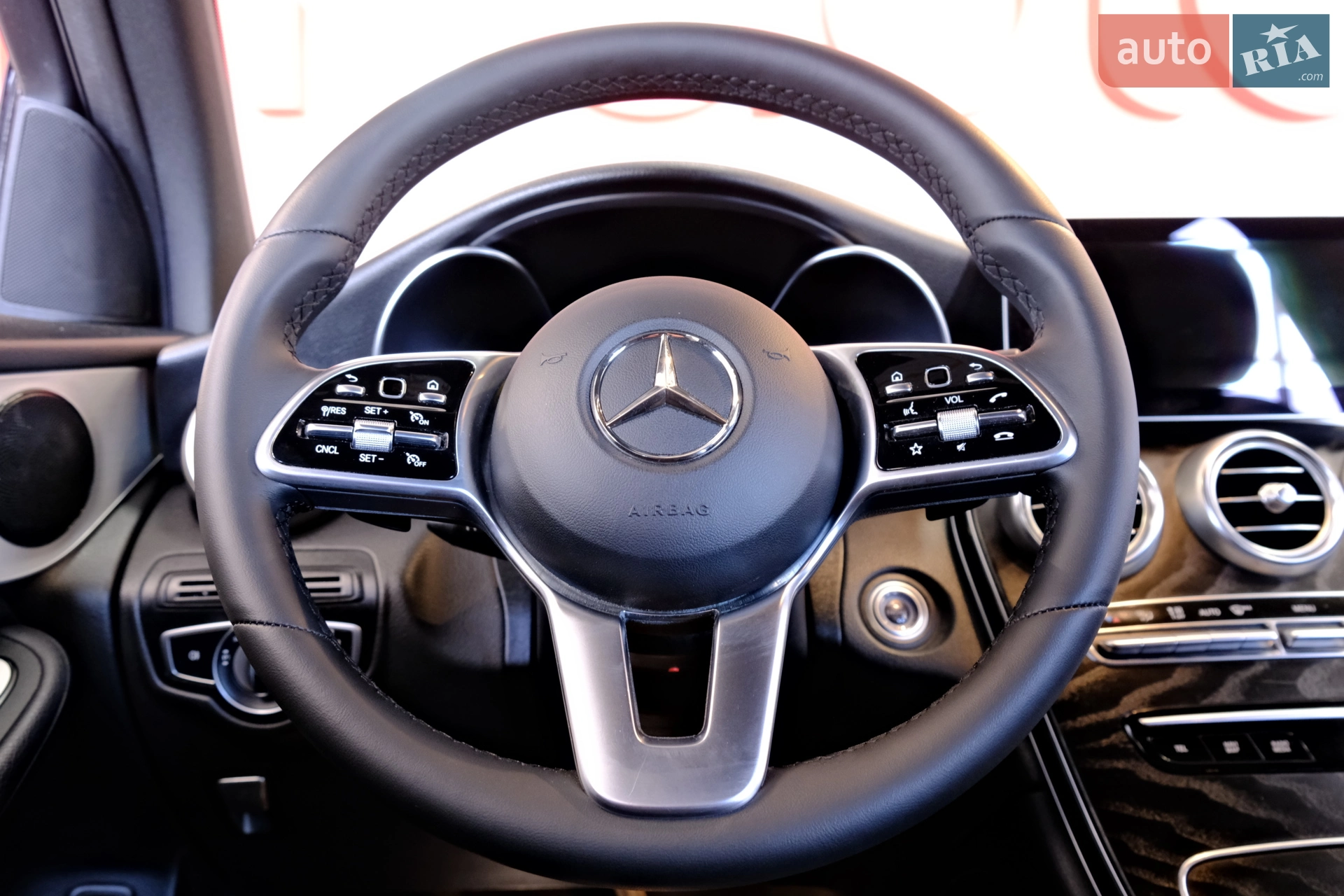2022 Mercedes-Benz GLC - мініатюра 44