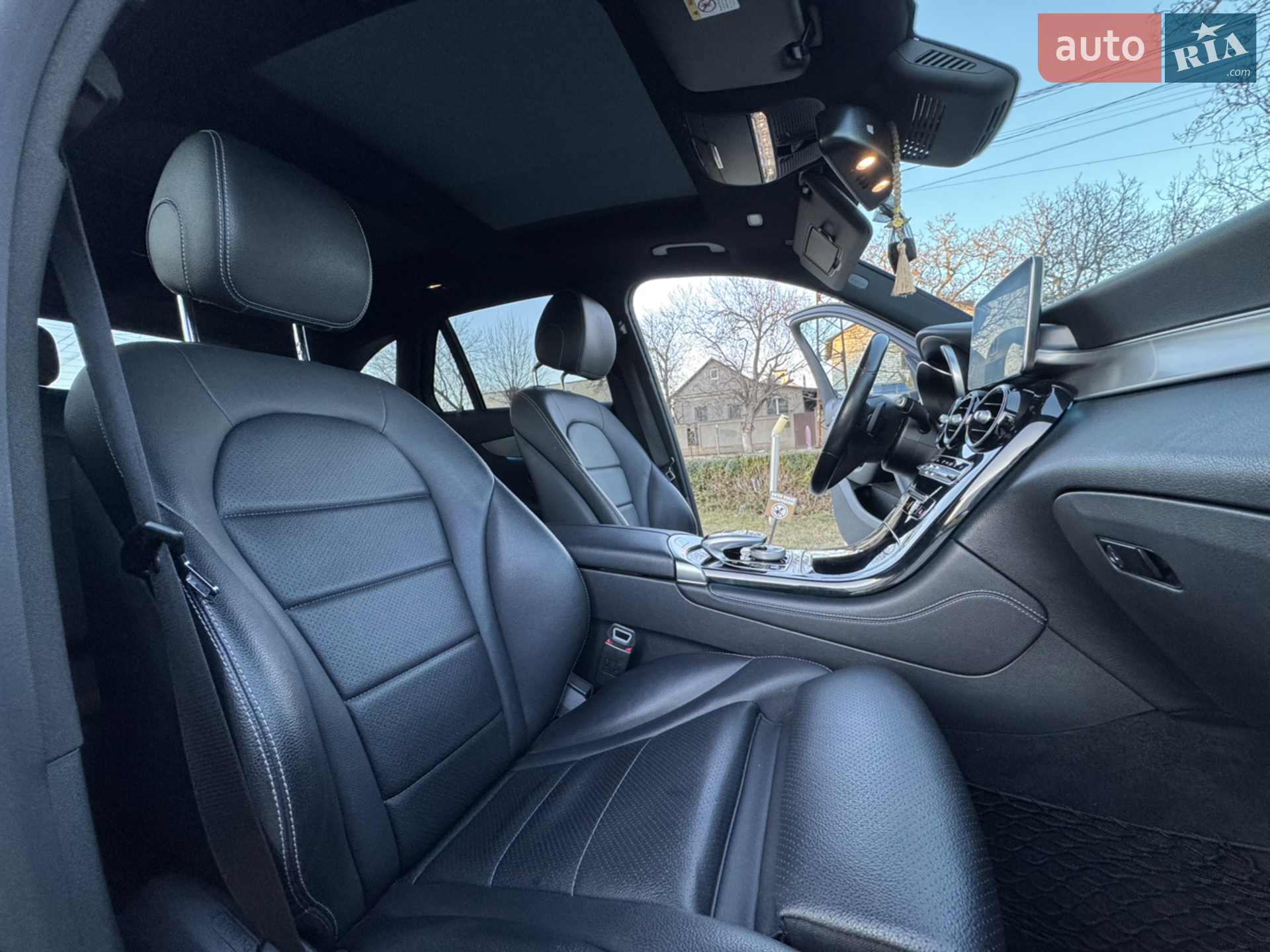 2016 Mercedes-Benz GLC - мініатюра 36