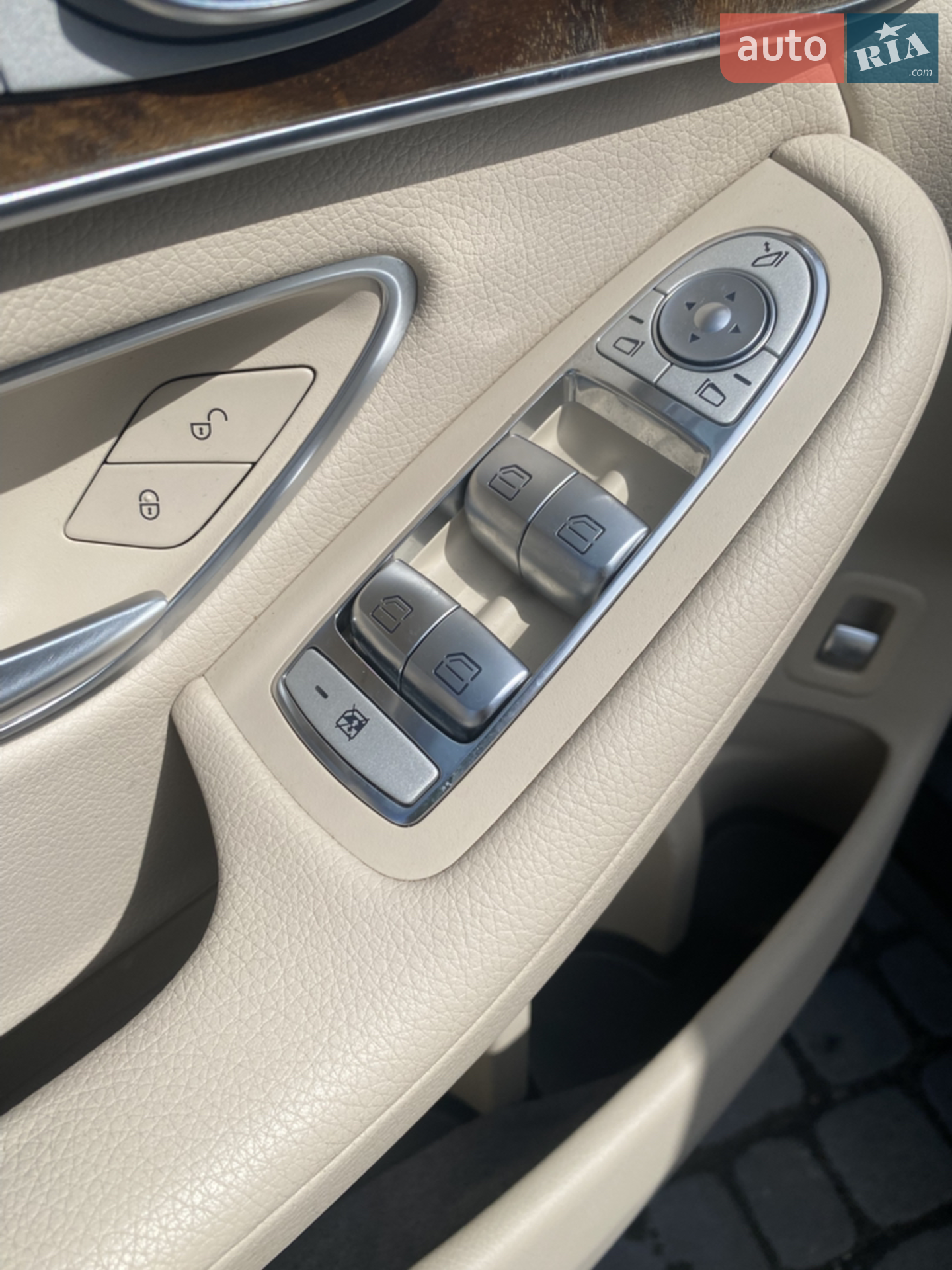 2017 Mercedes-Benz GLC - мініатюра 18