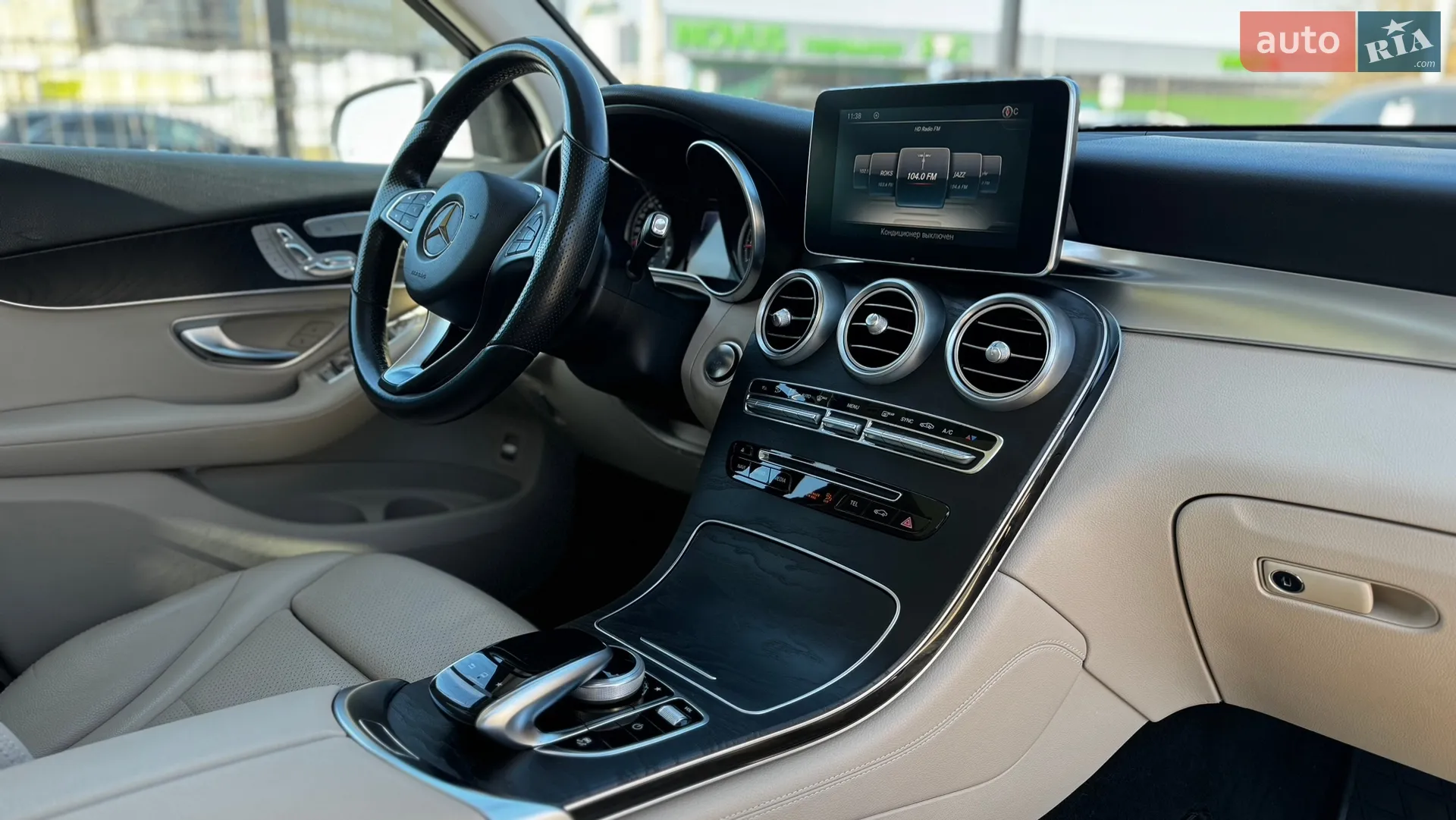 2016 Mercedes-Benz GLC - мініатюра 22