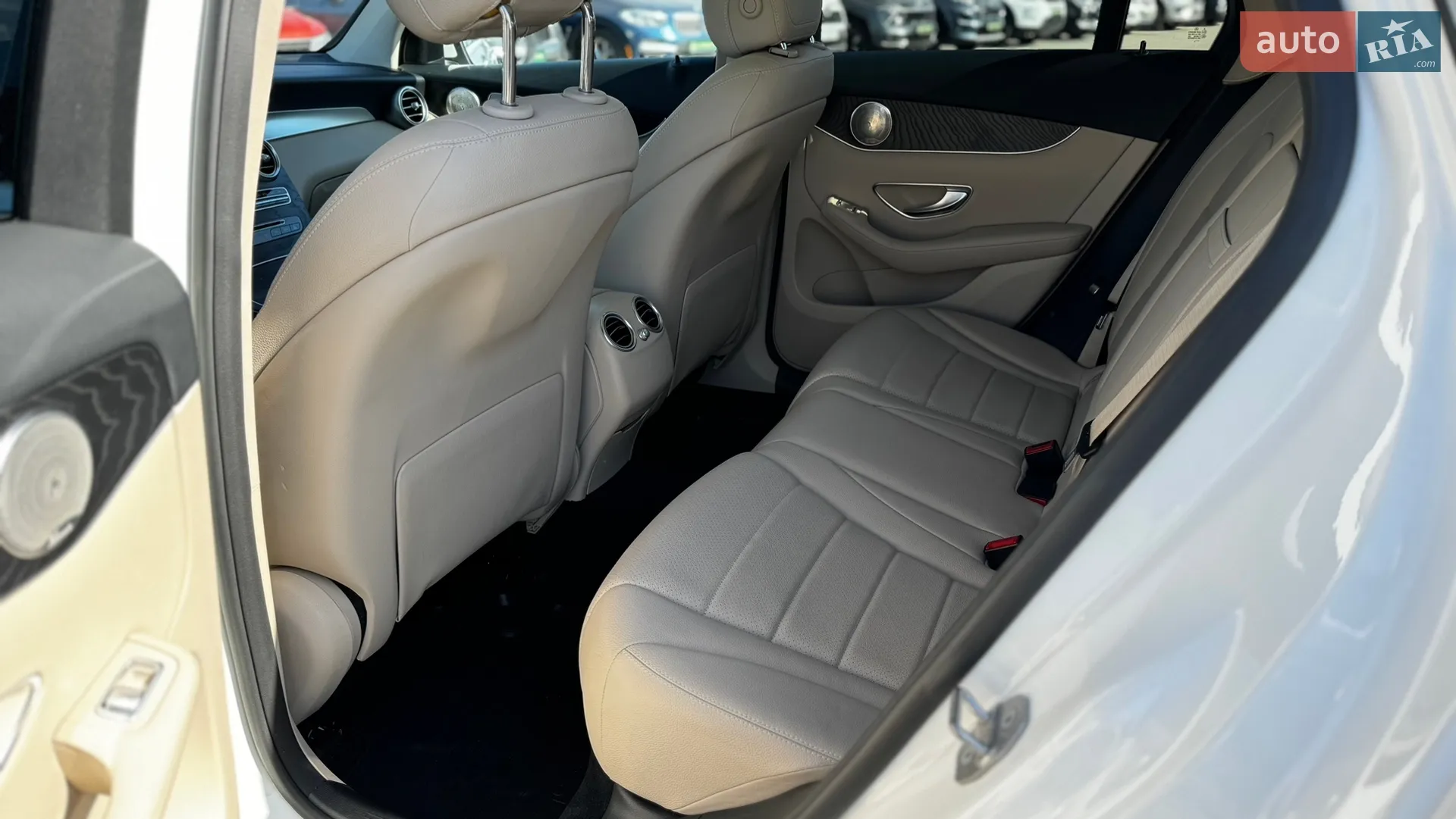 2016 Mercedes-Benz GLC - мініатюра 18