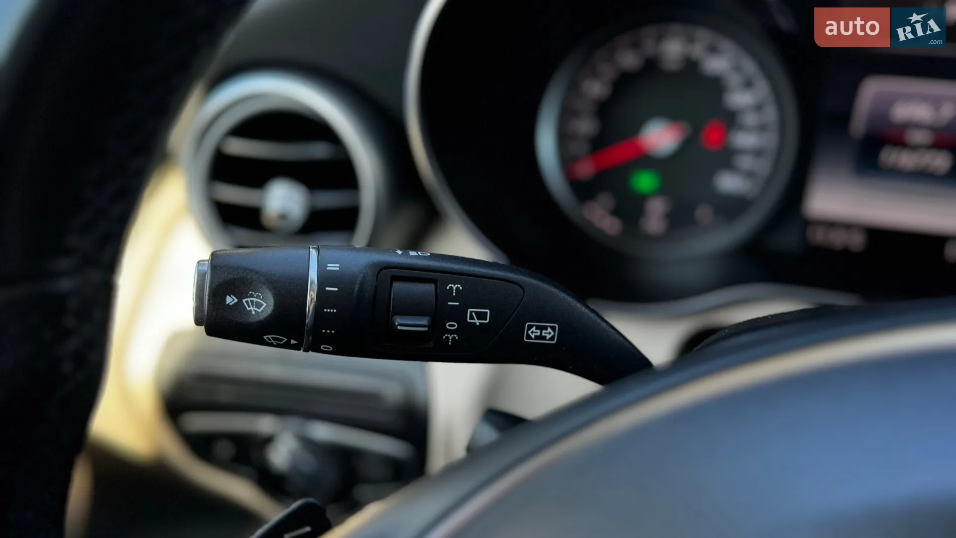 2016 Mercedes-Benz GLC - мініатюра 33