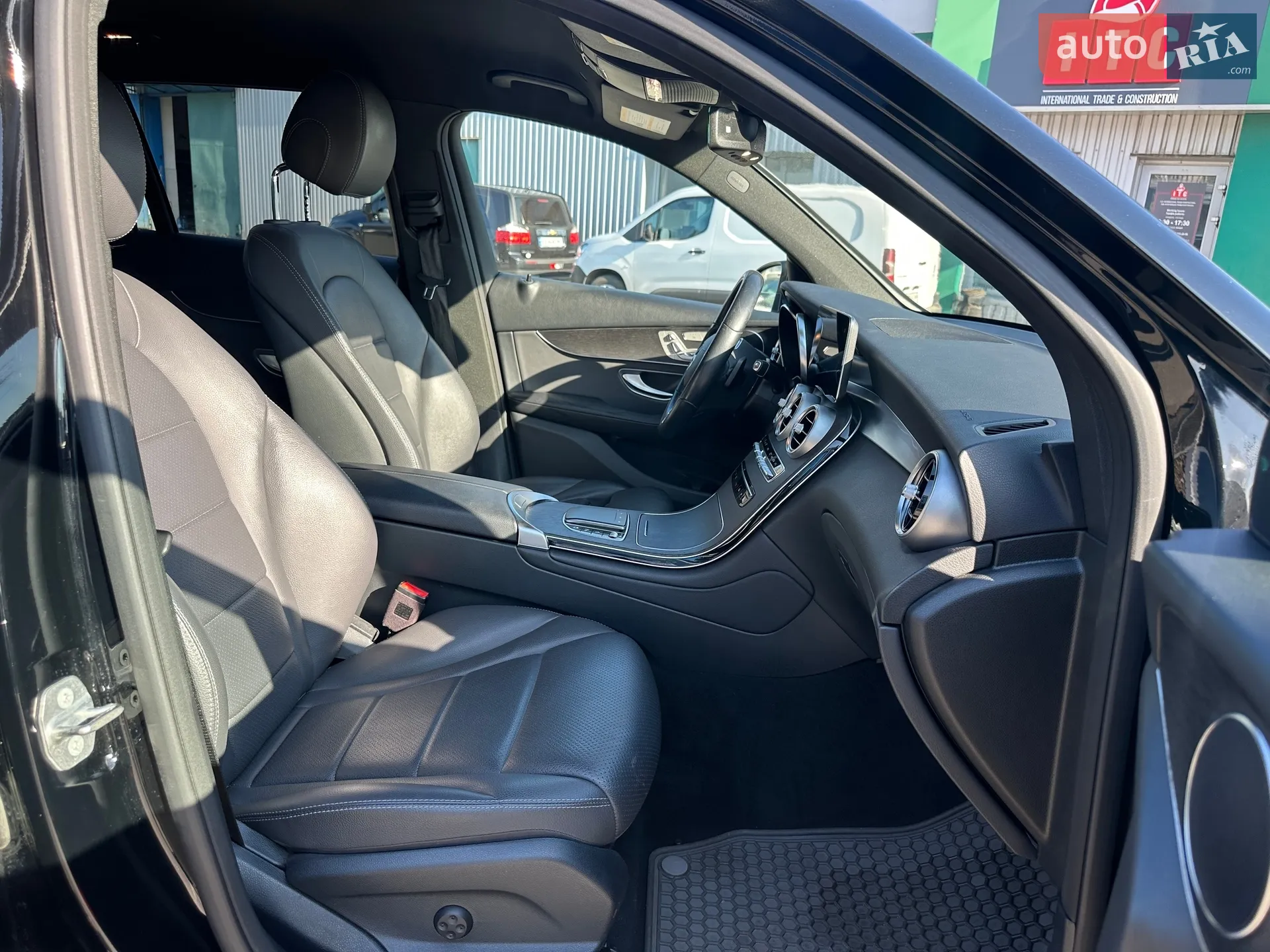 2020 Mercedes-Benz GLC - мініатюра 32