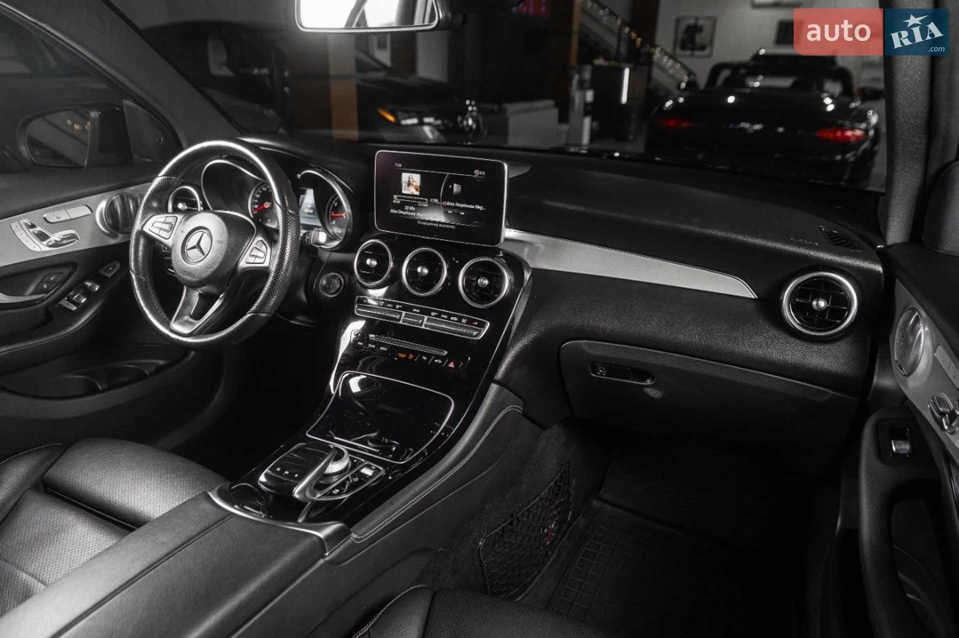 2016 Mercedes-Benz GLC - мініатюра 47