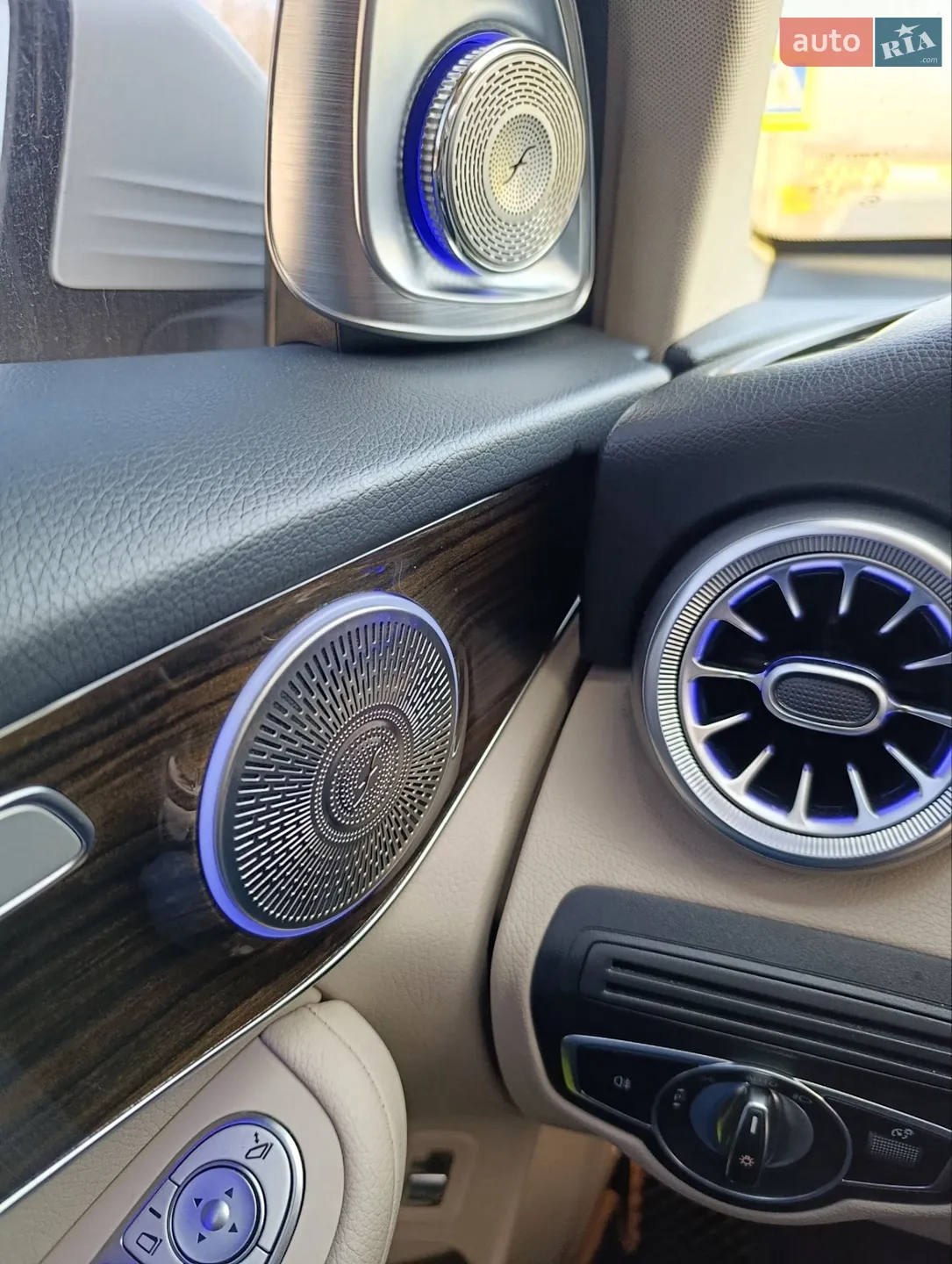 2022 Mercedes-Benz GLC - мініатюра 2
