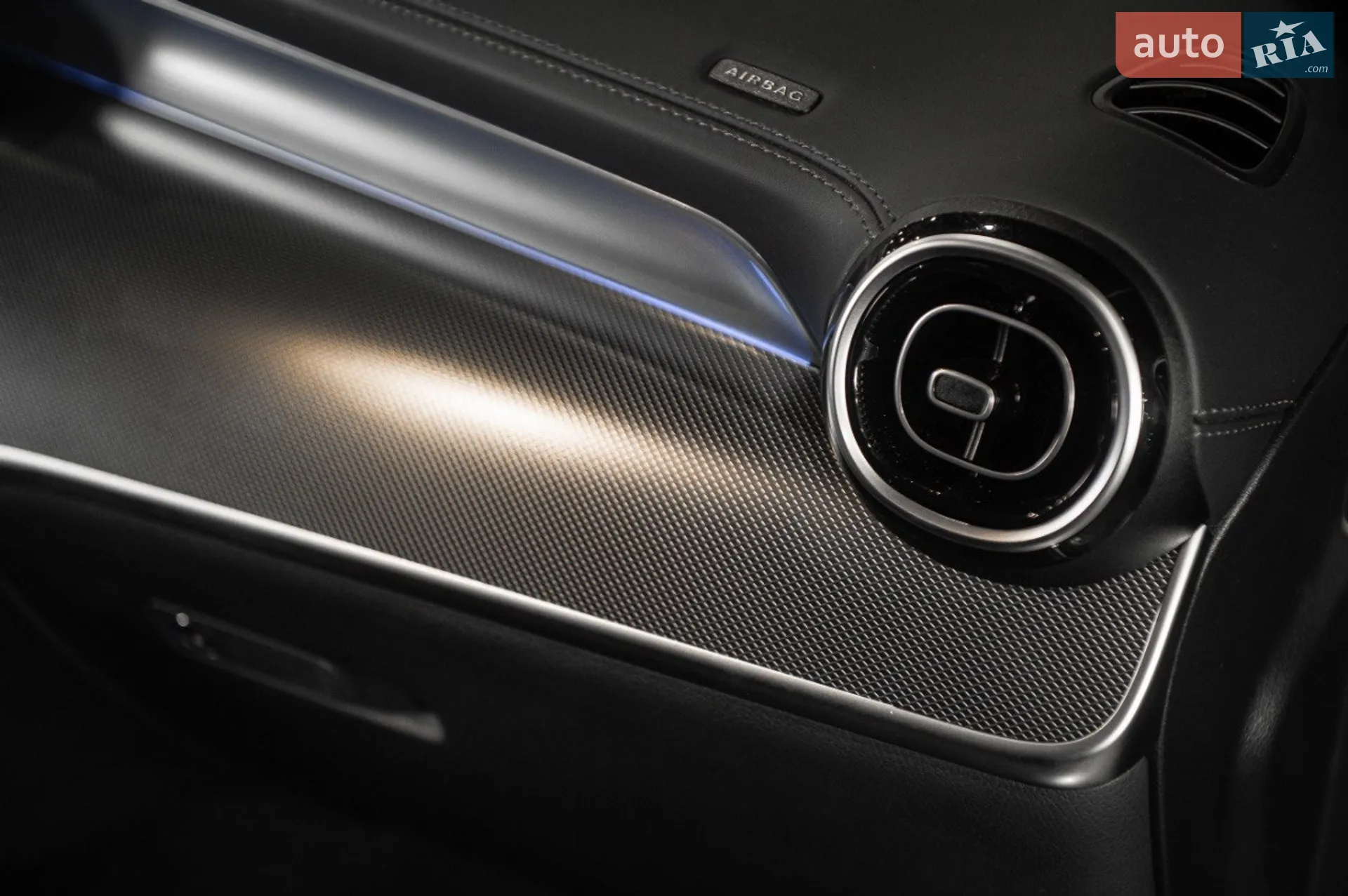 2024 Mercedes-Benz GLC - мініатюра 32