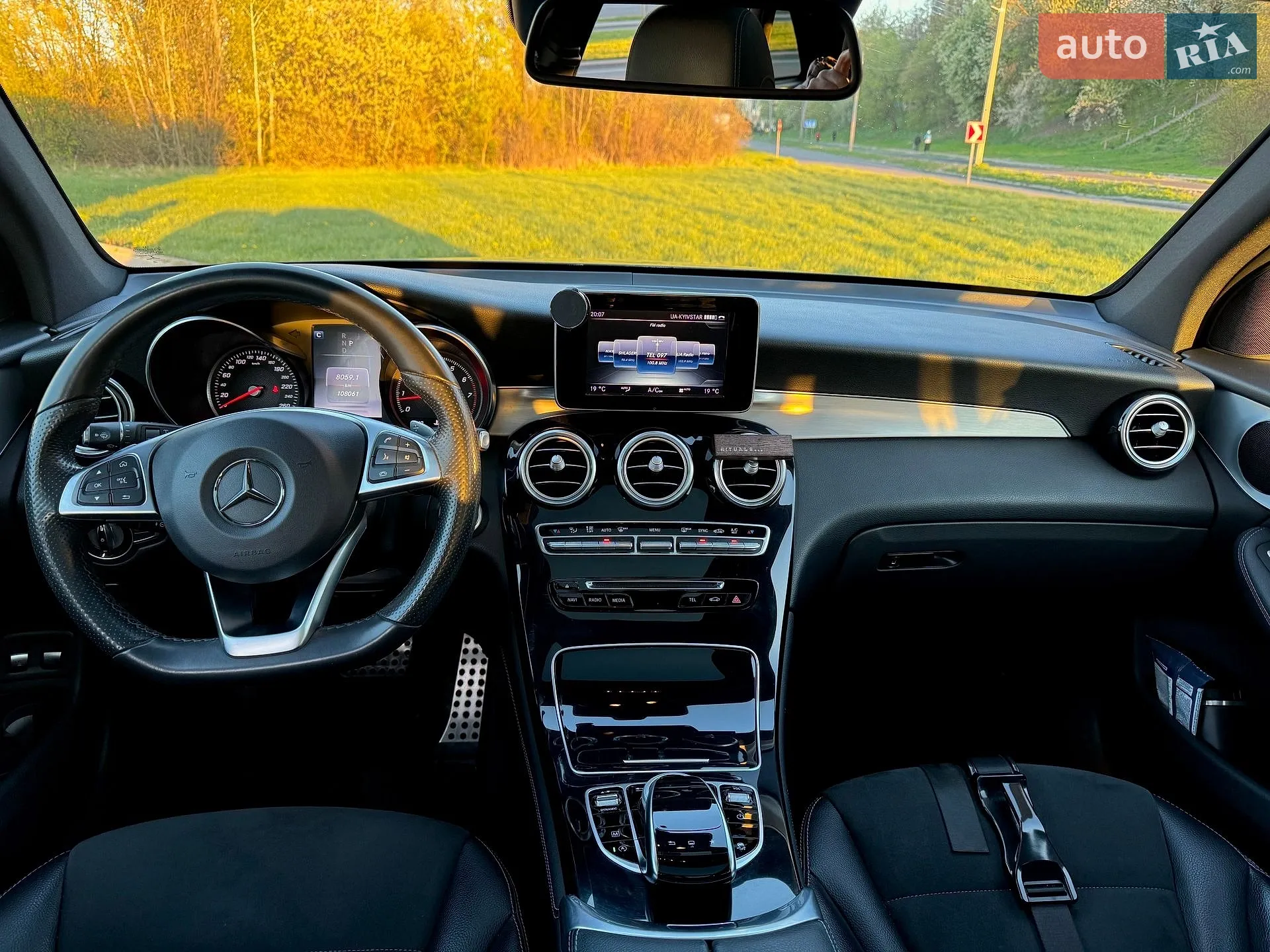2016 Mercedes-Benz GLC - мініатюра 22