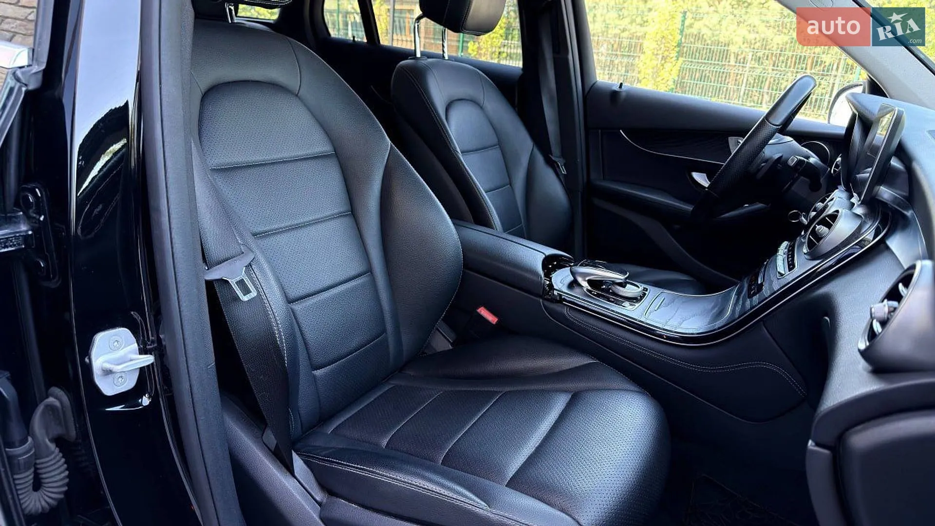 2016 Mercedes-Benz GLC - мініатюра 20
