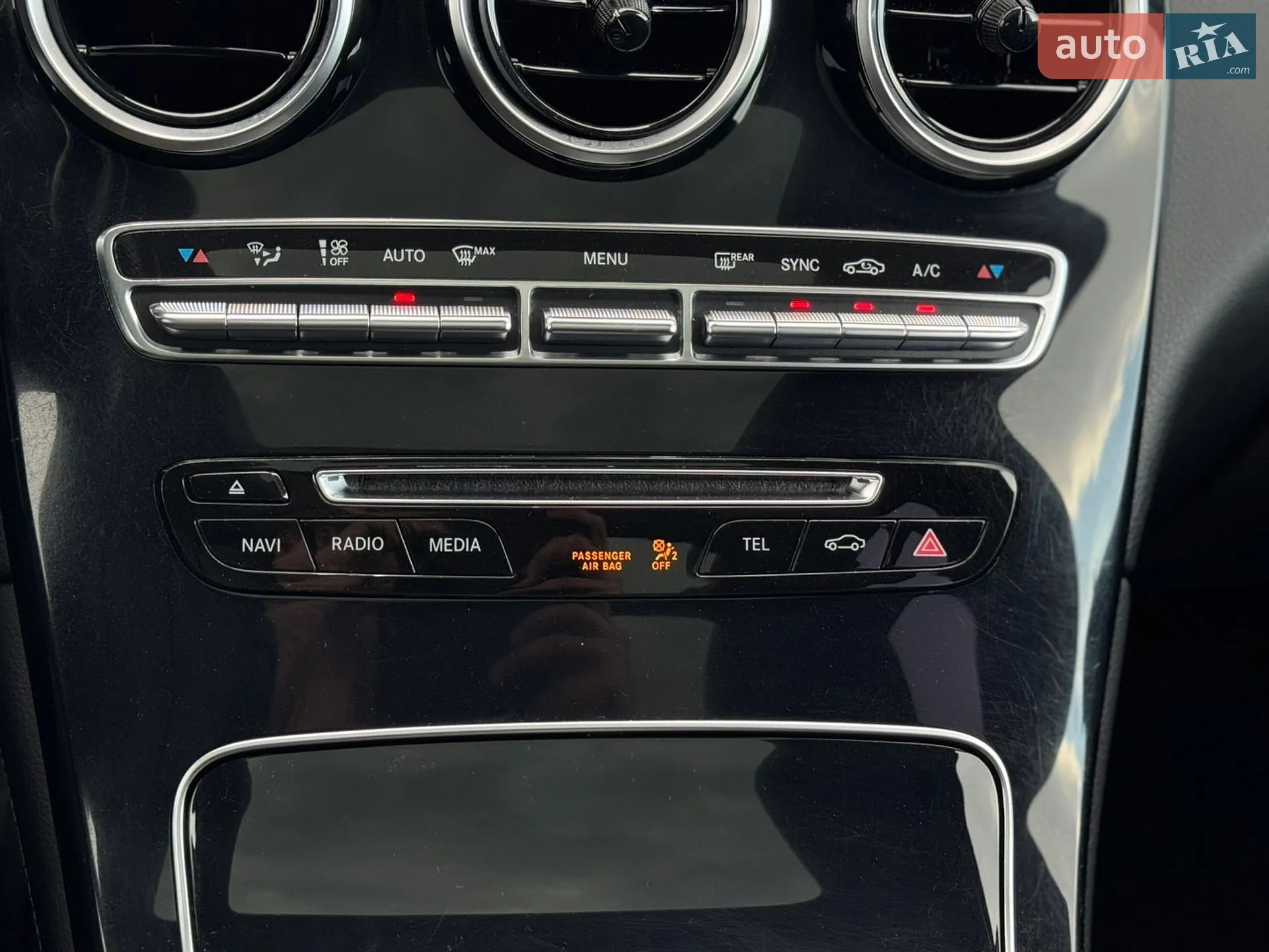 2016 Mercedes-Benz GLC - мініатюра 44