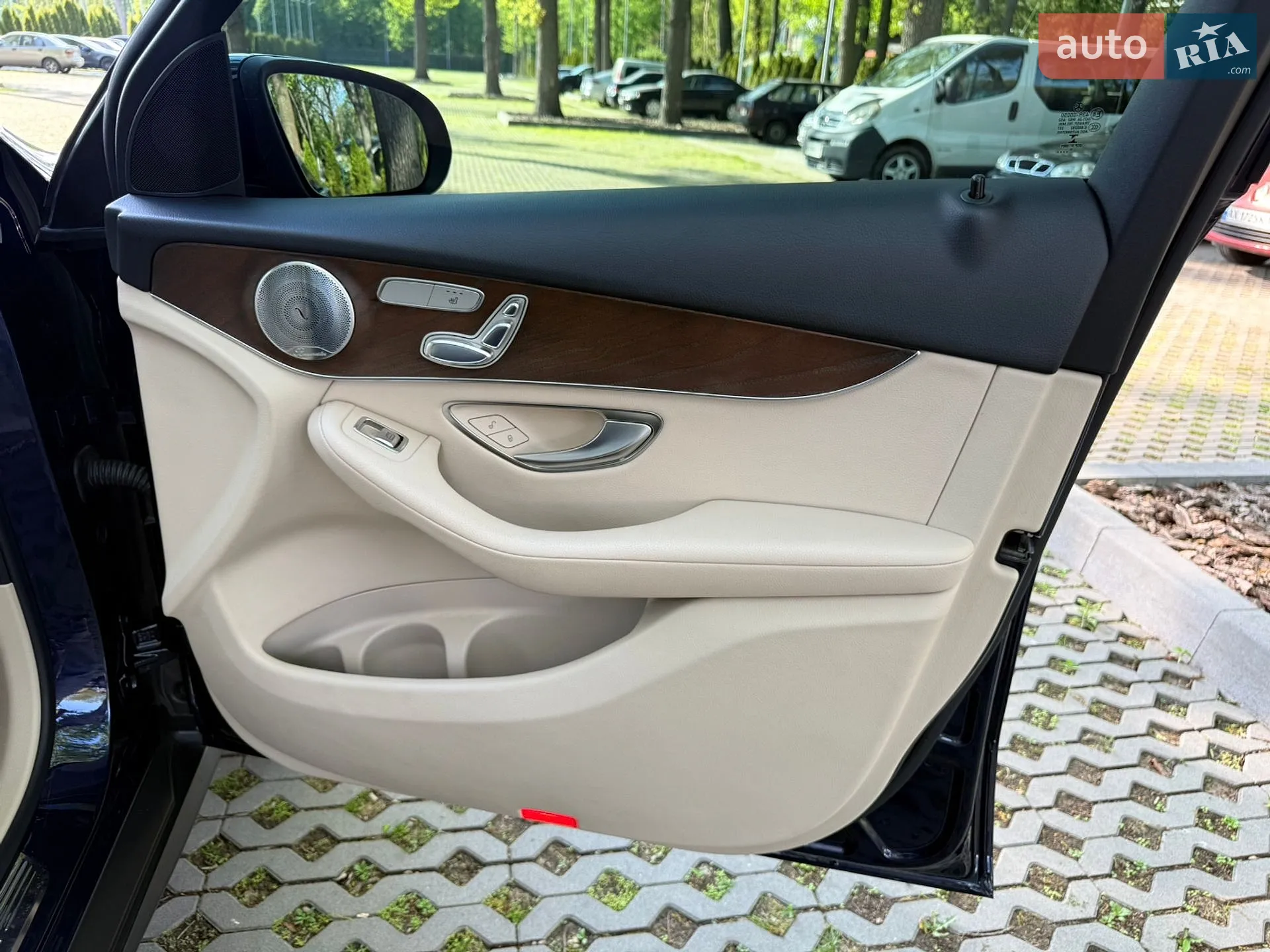 2017 Mercedes-Benz GLC - мініатюра 37