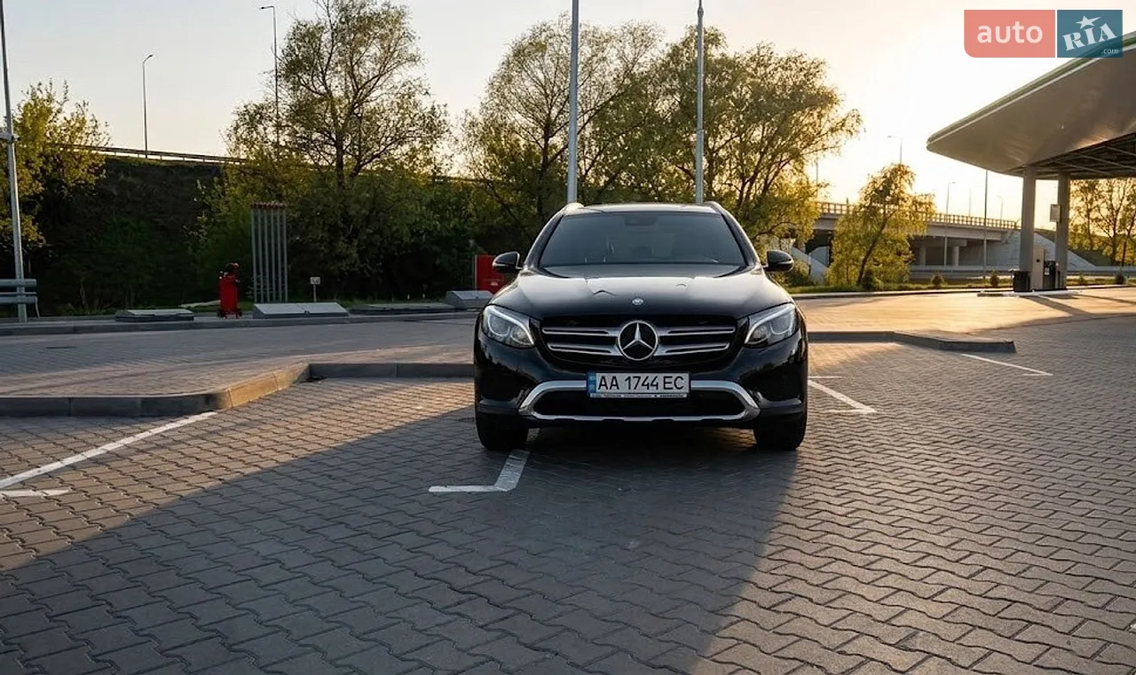2017 Mercedes-Benz GLC - мініатюра 43