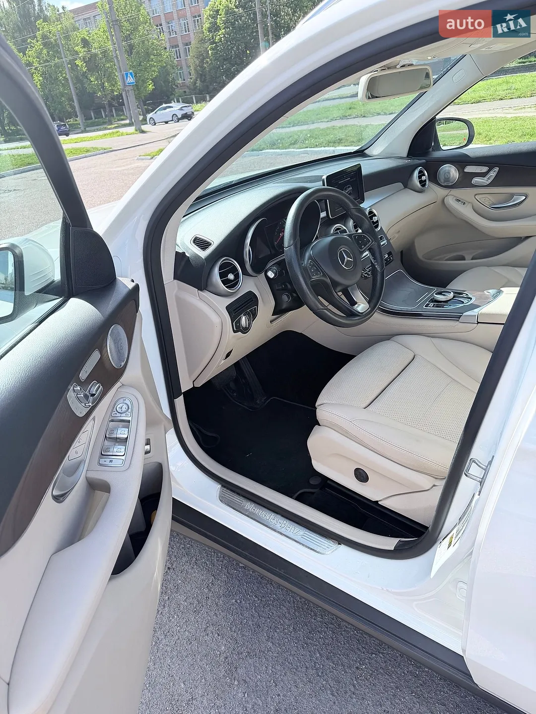 2017 Mercedes-Benz GLC - мініатюра 14