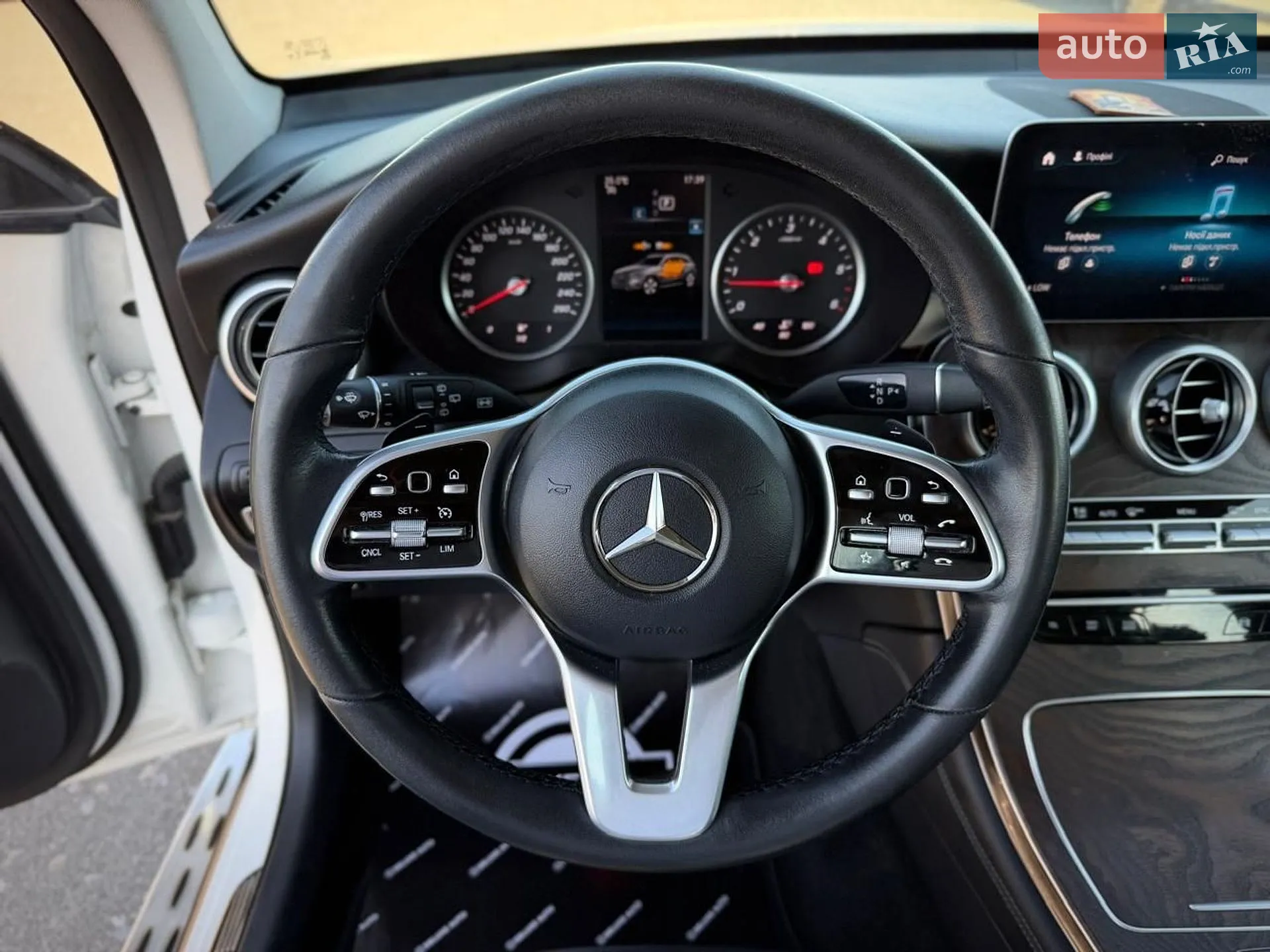 2019 Mercedes-Benz GLC - мініатюра 63