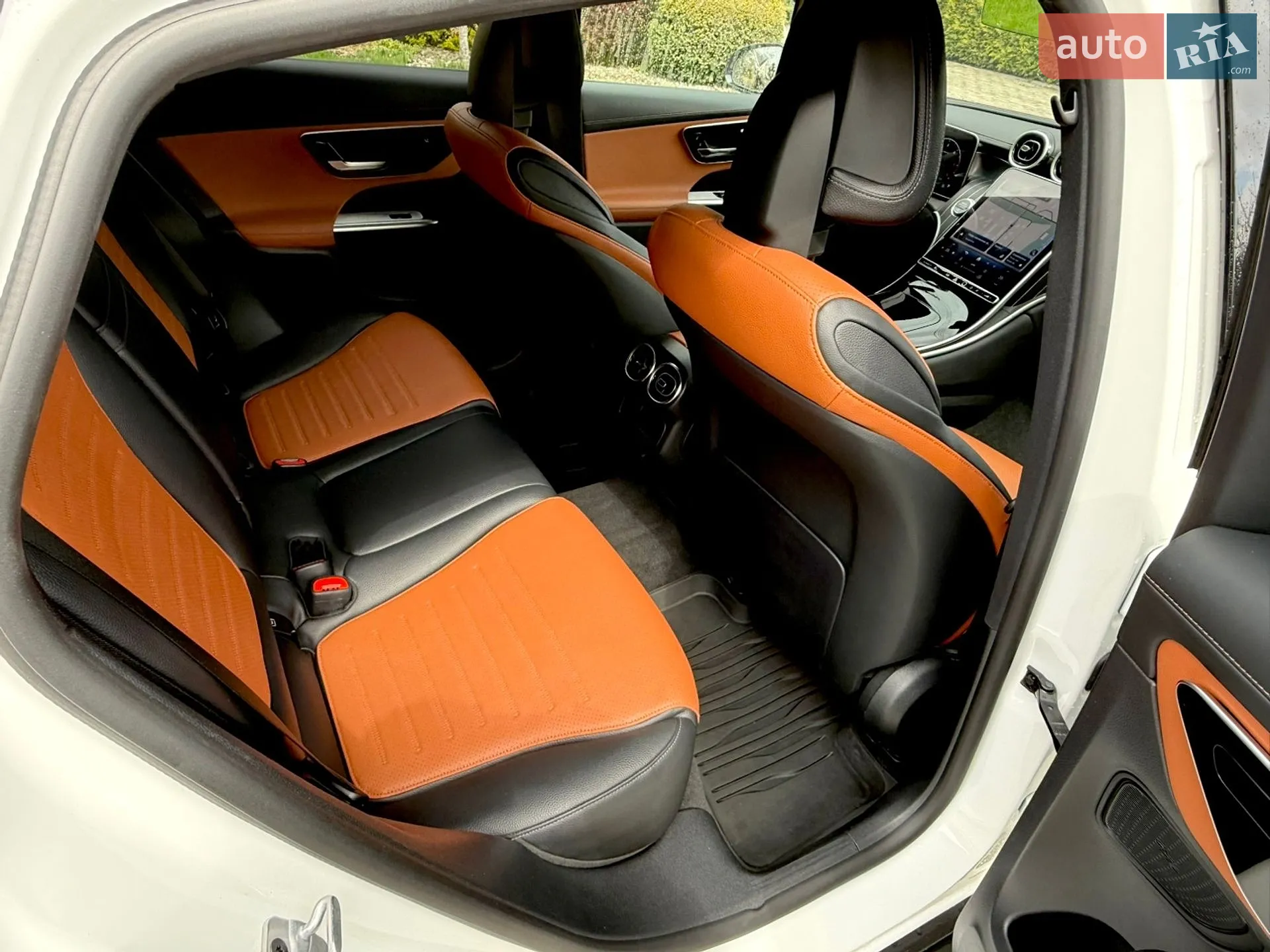 2023 Mercedes-Benz GLC - мініатюра 11