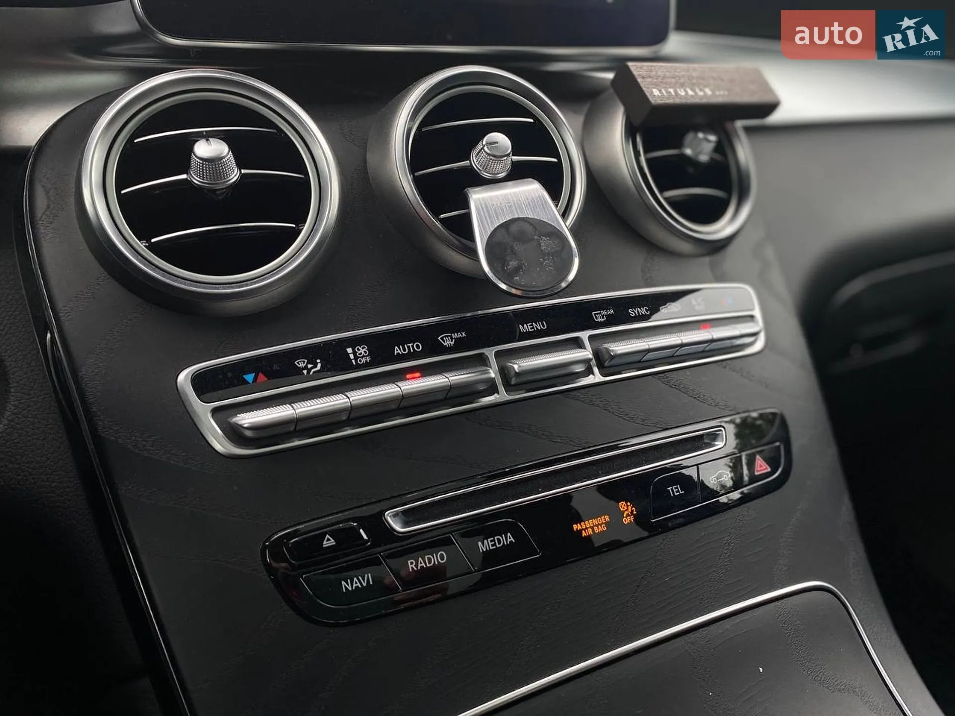 2018 Mercedes-Benz GLC - мініатюра 39