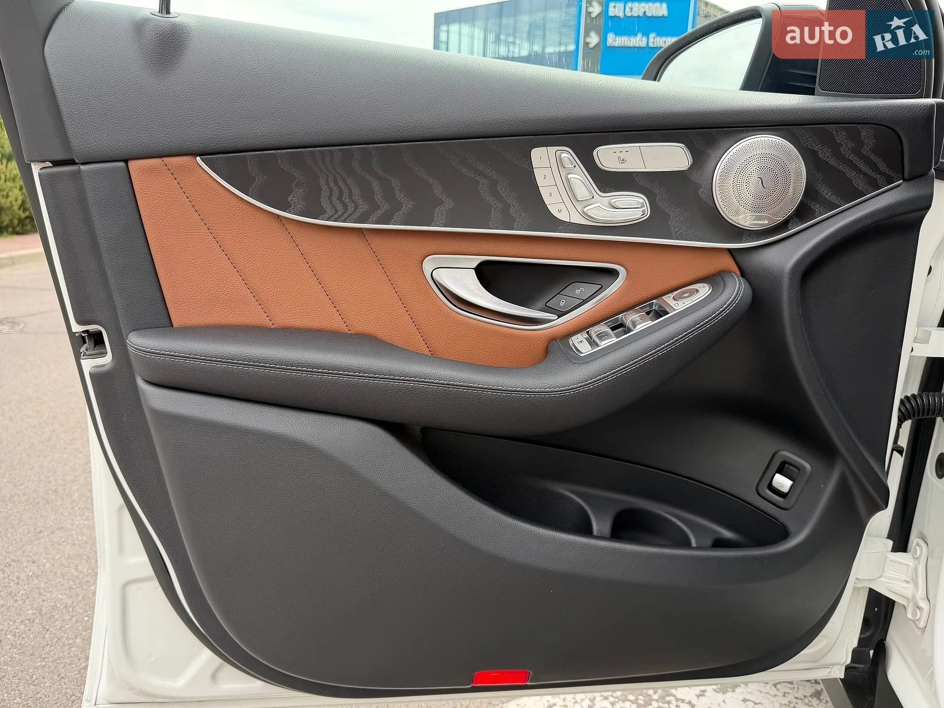 2020 Mercedes-Benz GLC - мініатюра 53
