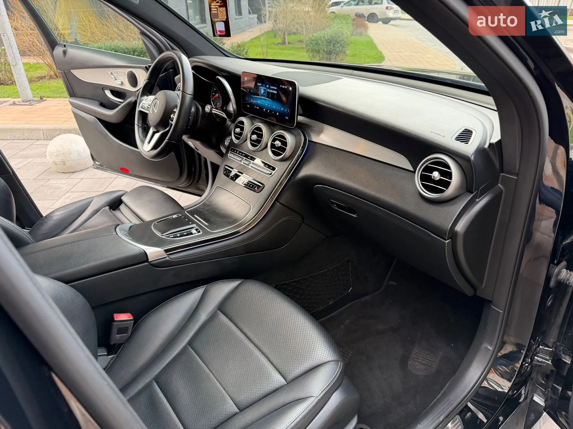 2019 Mercedes-Benz GLC - мініатюра 23