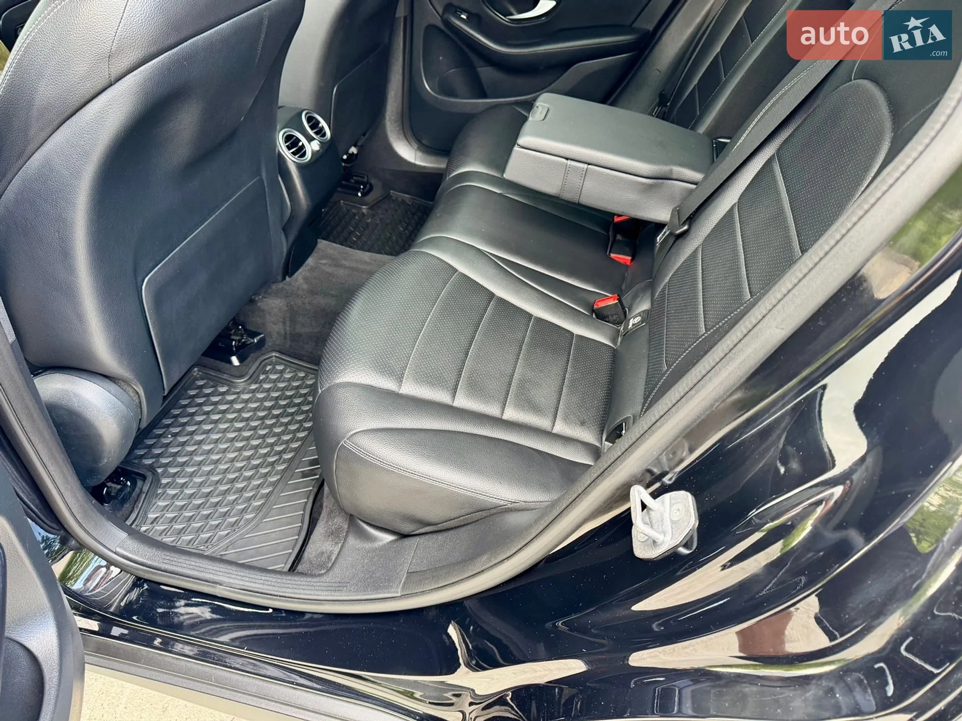 2018 Mercedes-Benz GLC - мініатюра 100