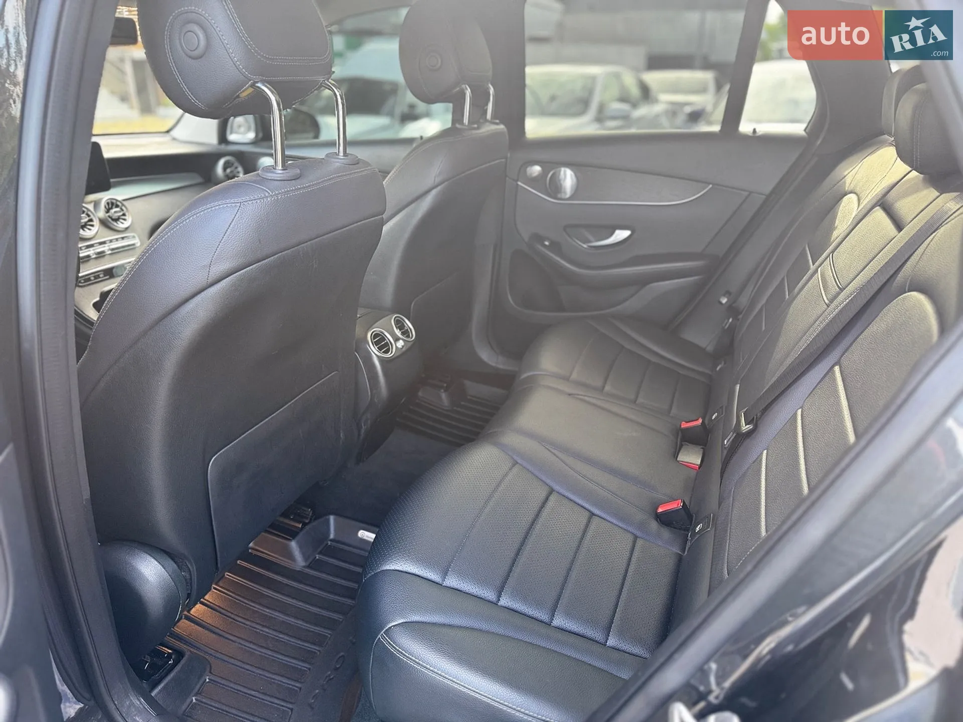 2019 Mercedes-Benz GLC - мініатюра 19
