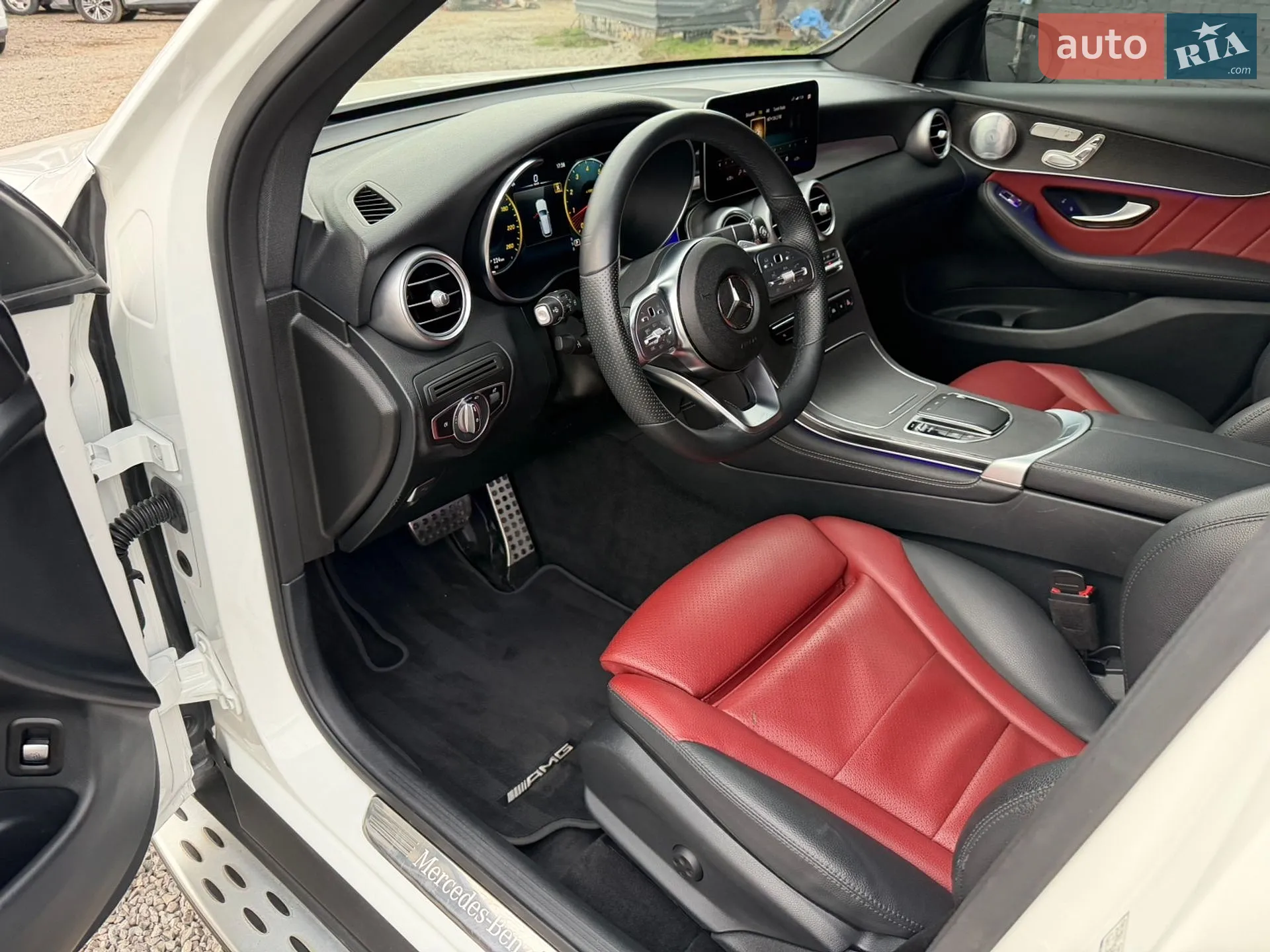 2020 Mercedes-Benz GLC - мініатюра 32