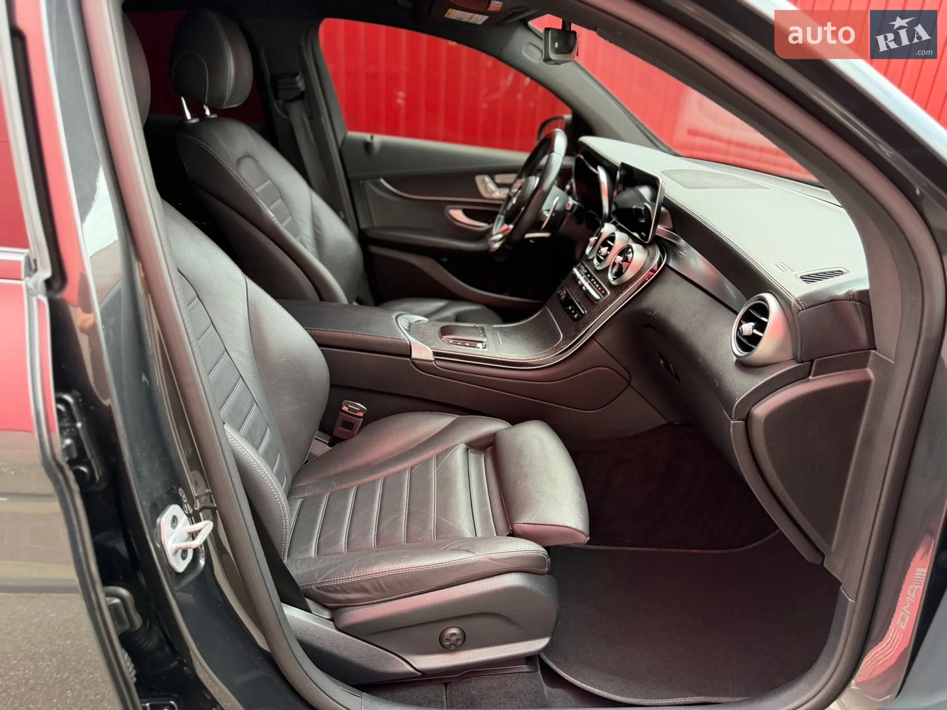 2021 Mercedes-Benz GLC - мініатюра 33