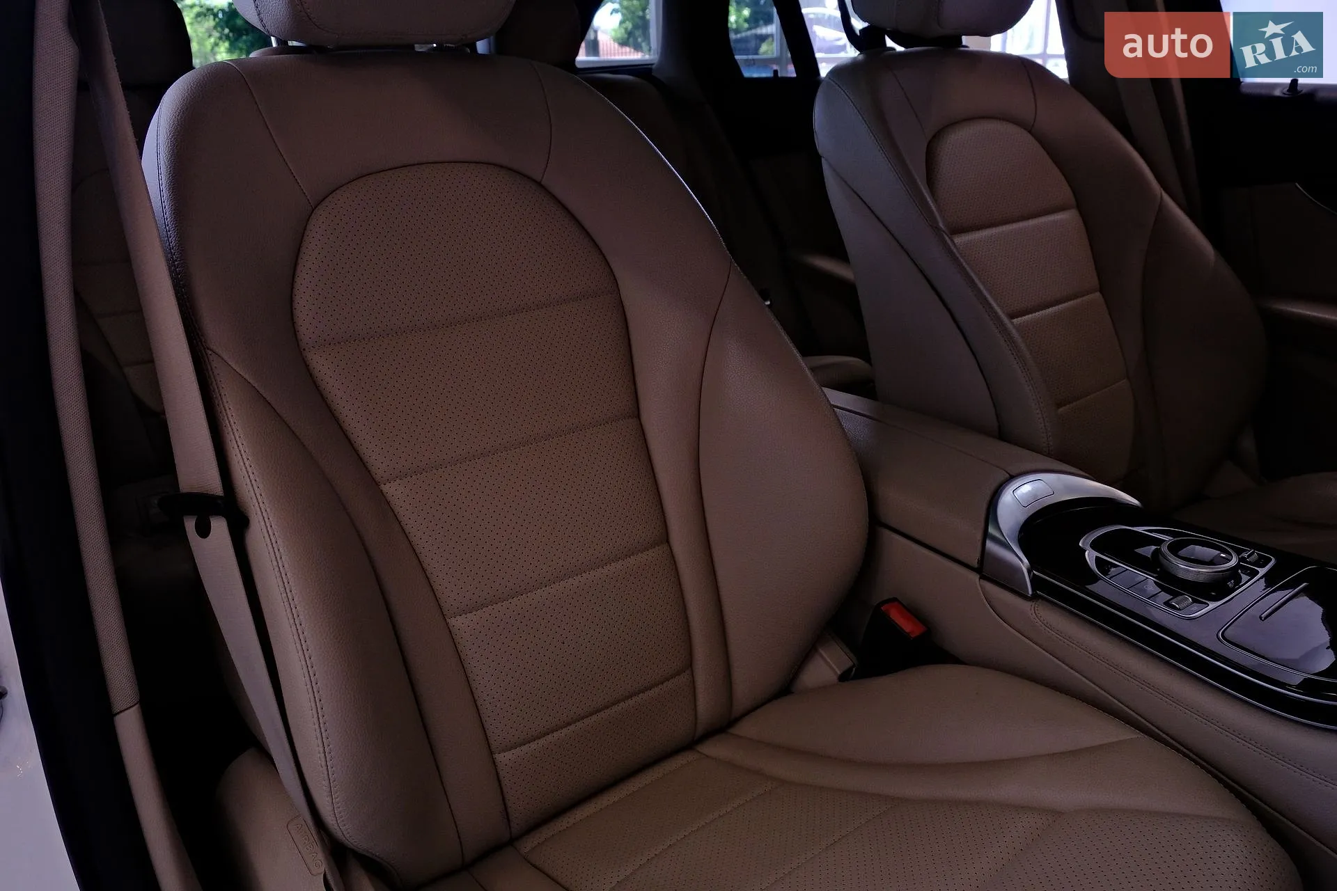 2018 Mercedes-Benz GLC - мініатюра 37