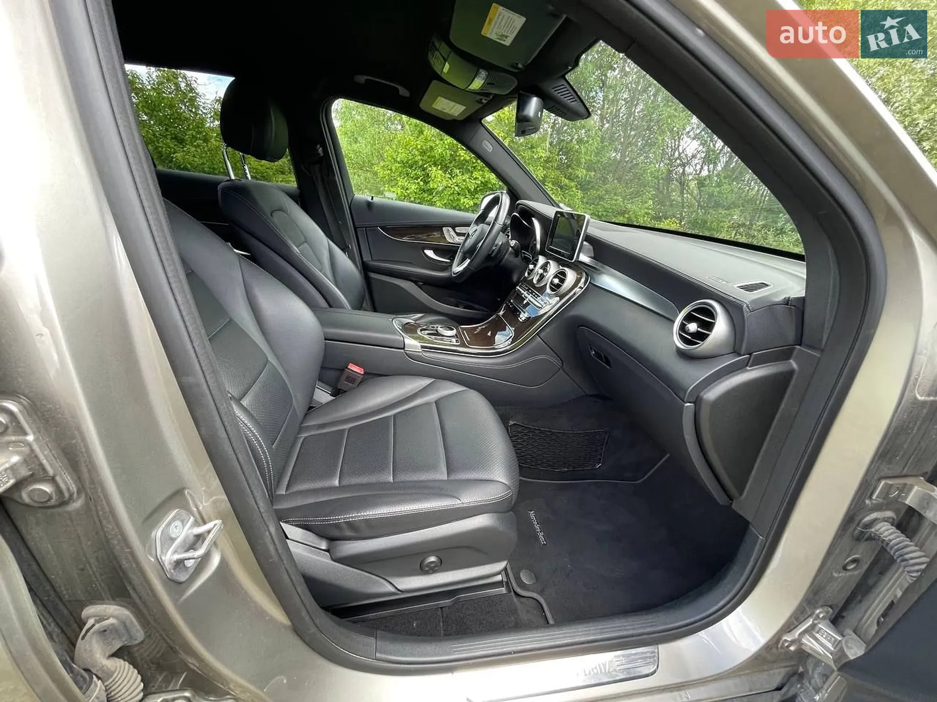 2019 Mercedes-Benz GLC - мініатюра 30