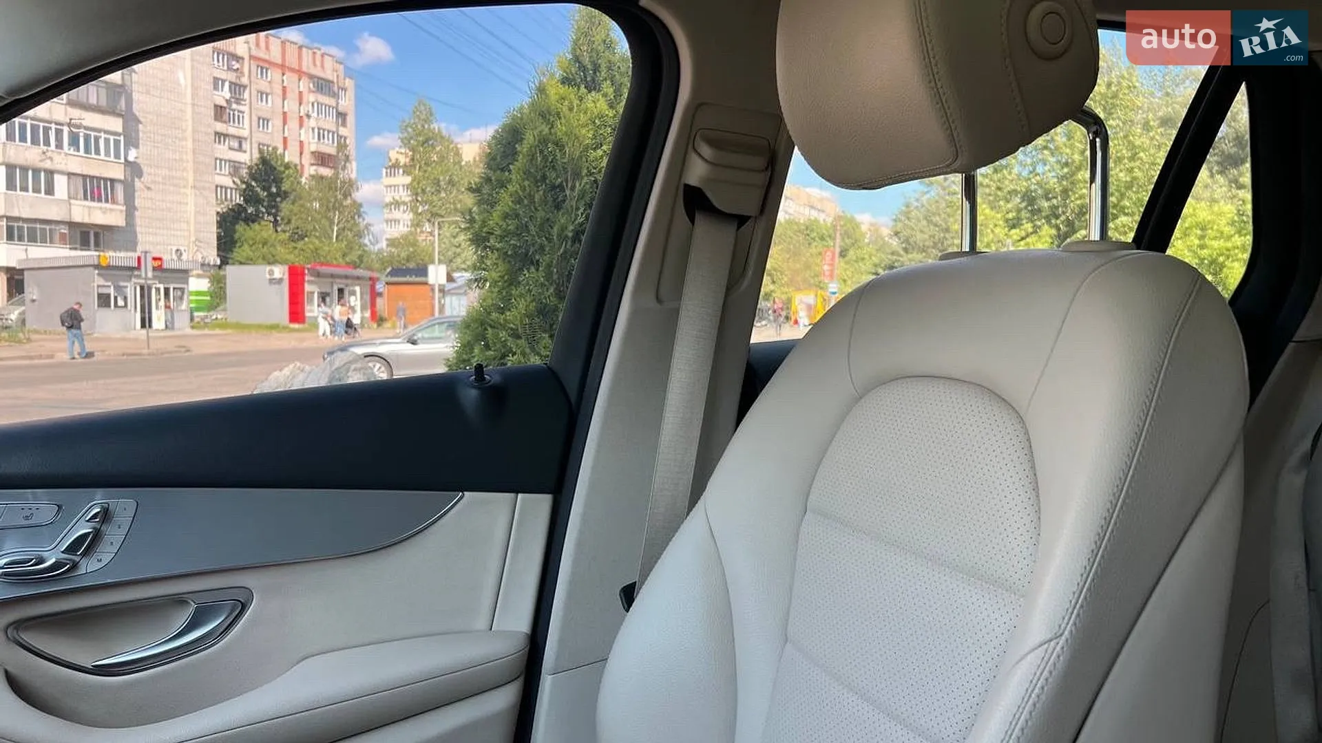 2018 Mercedes-Benz GLC - мініатюра 16