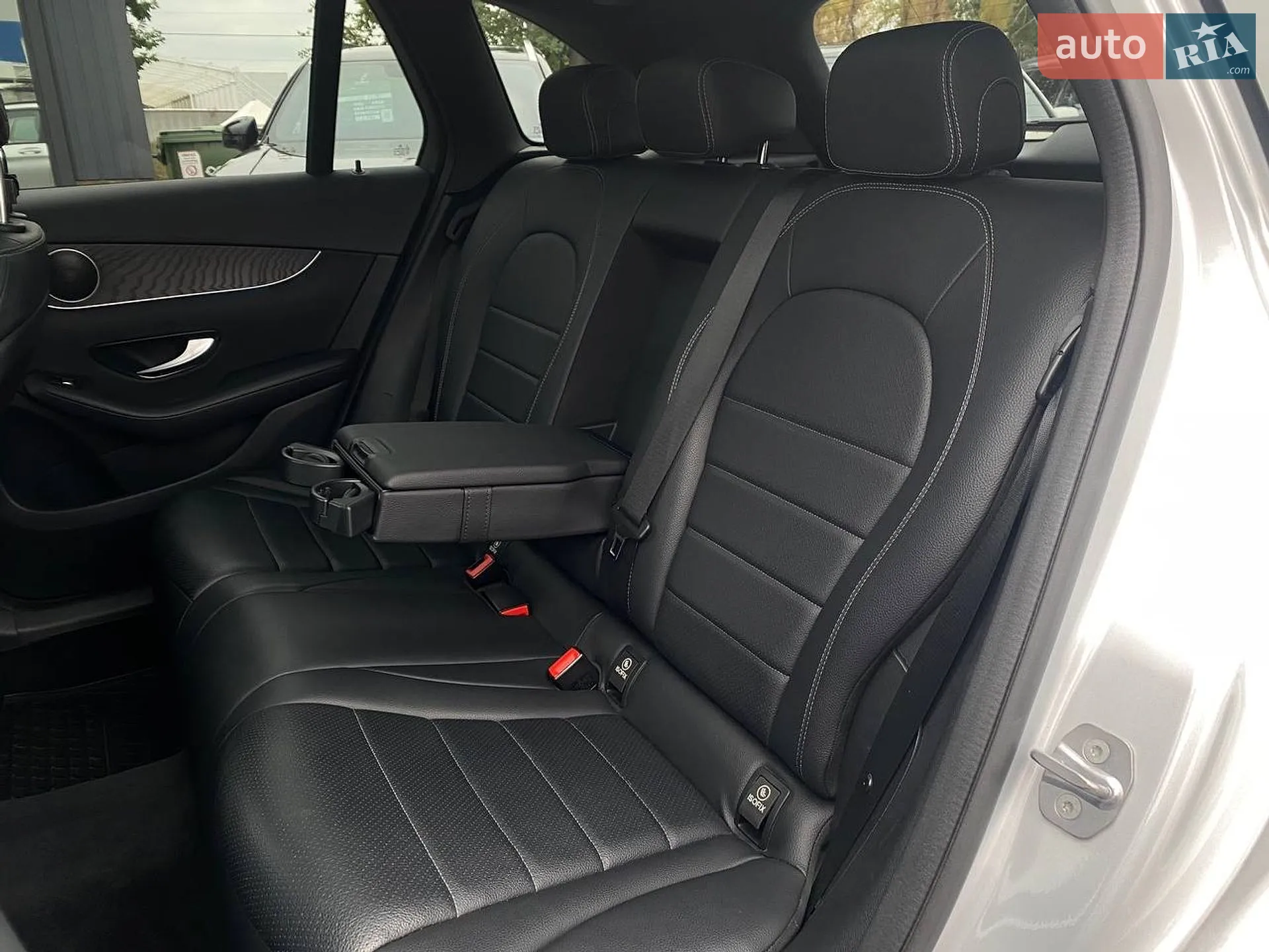 2018 Mercedes-Benz GLC - мініатюра 28