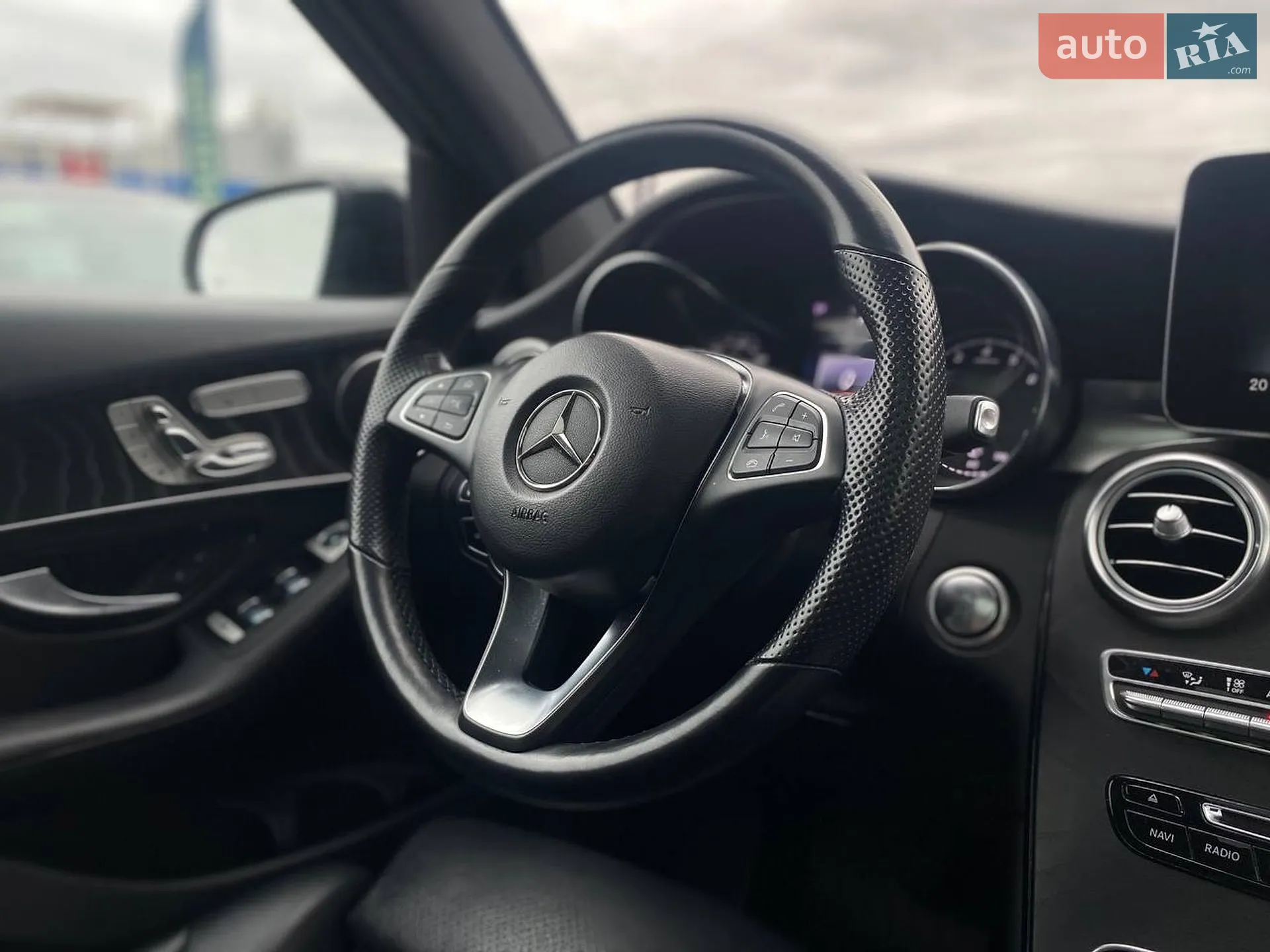 2018 Mercedes-Benz GLC - мініатюра 46