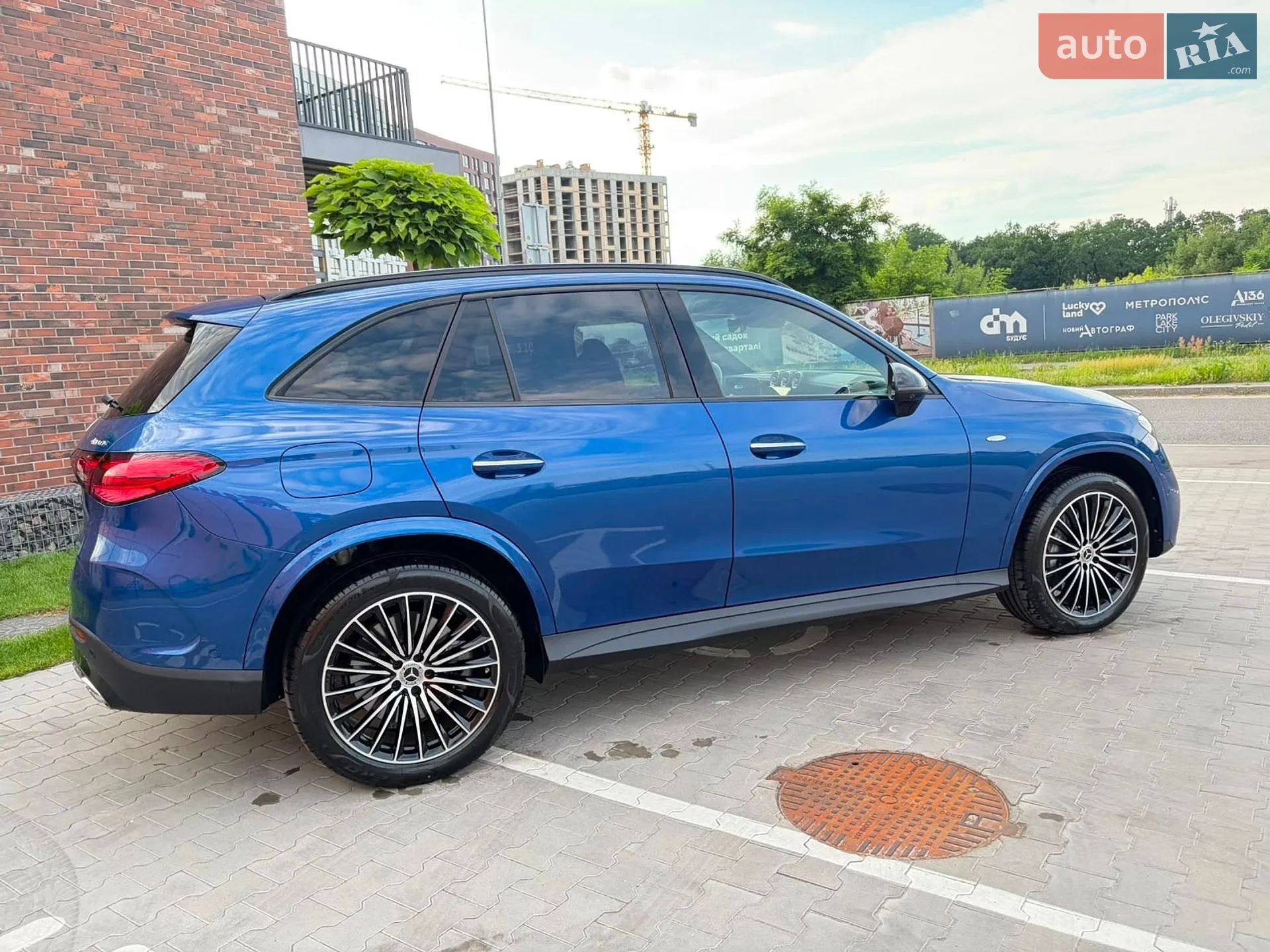 2025 Mercedes-Benz GLC - мініатюра 44