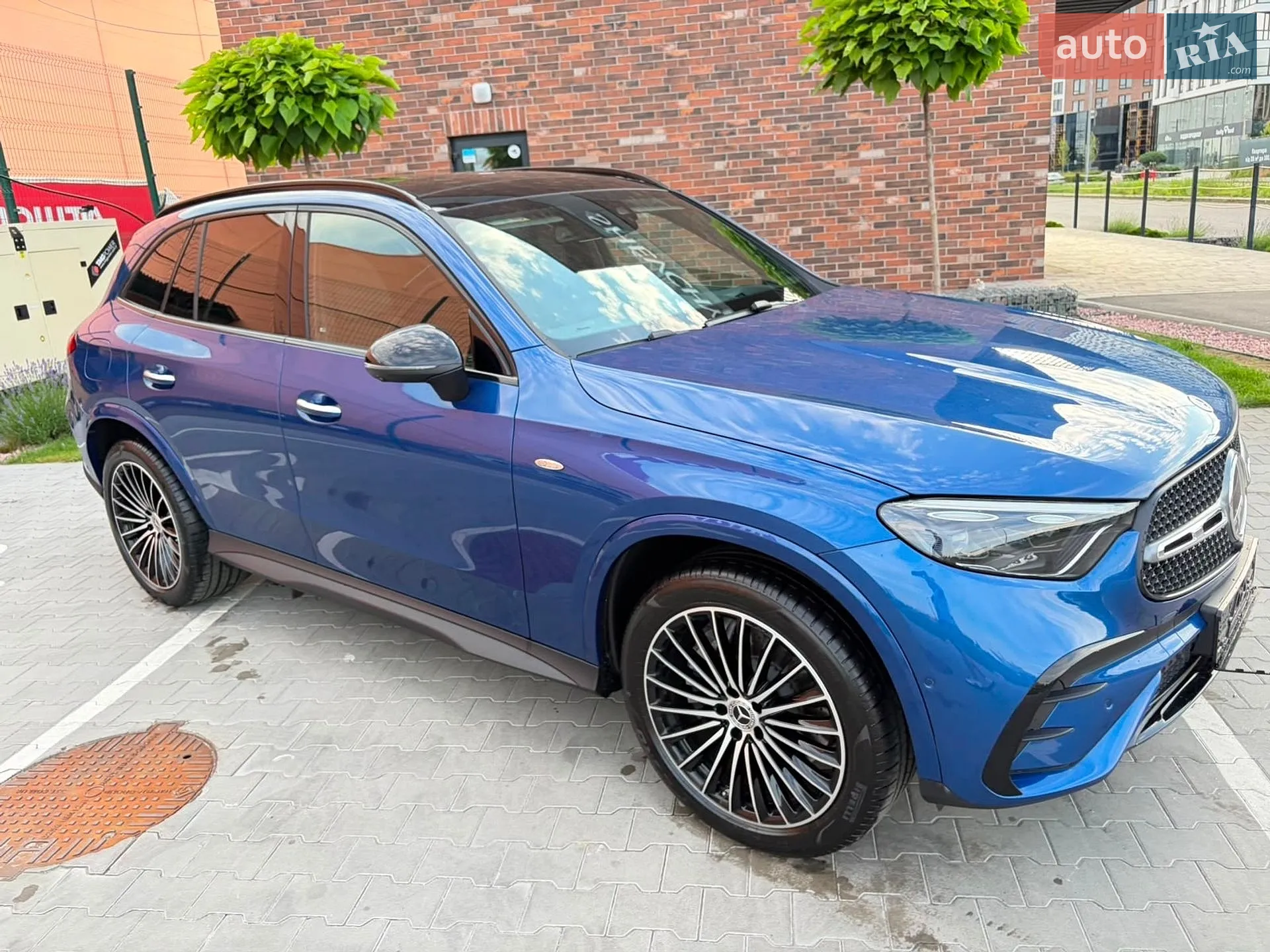 2025 Mercedes-Benz GLC - мініатюра 100