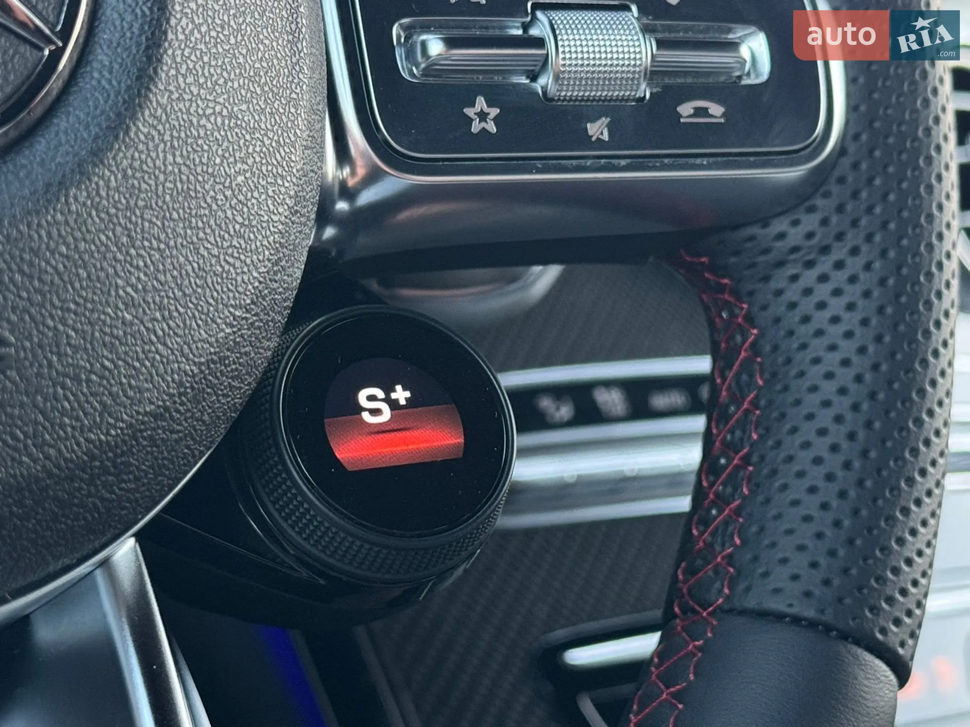 2019 Mercedes-Benz GLC - мініатюра 32