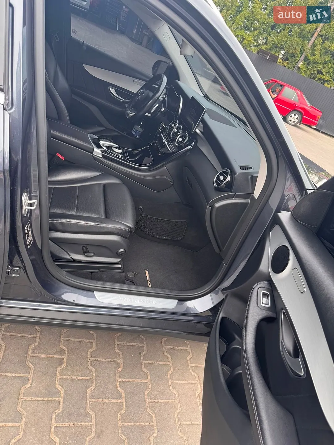2016 Mercedes-Benz GLC - мініатюра 17