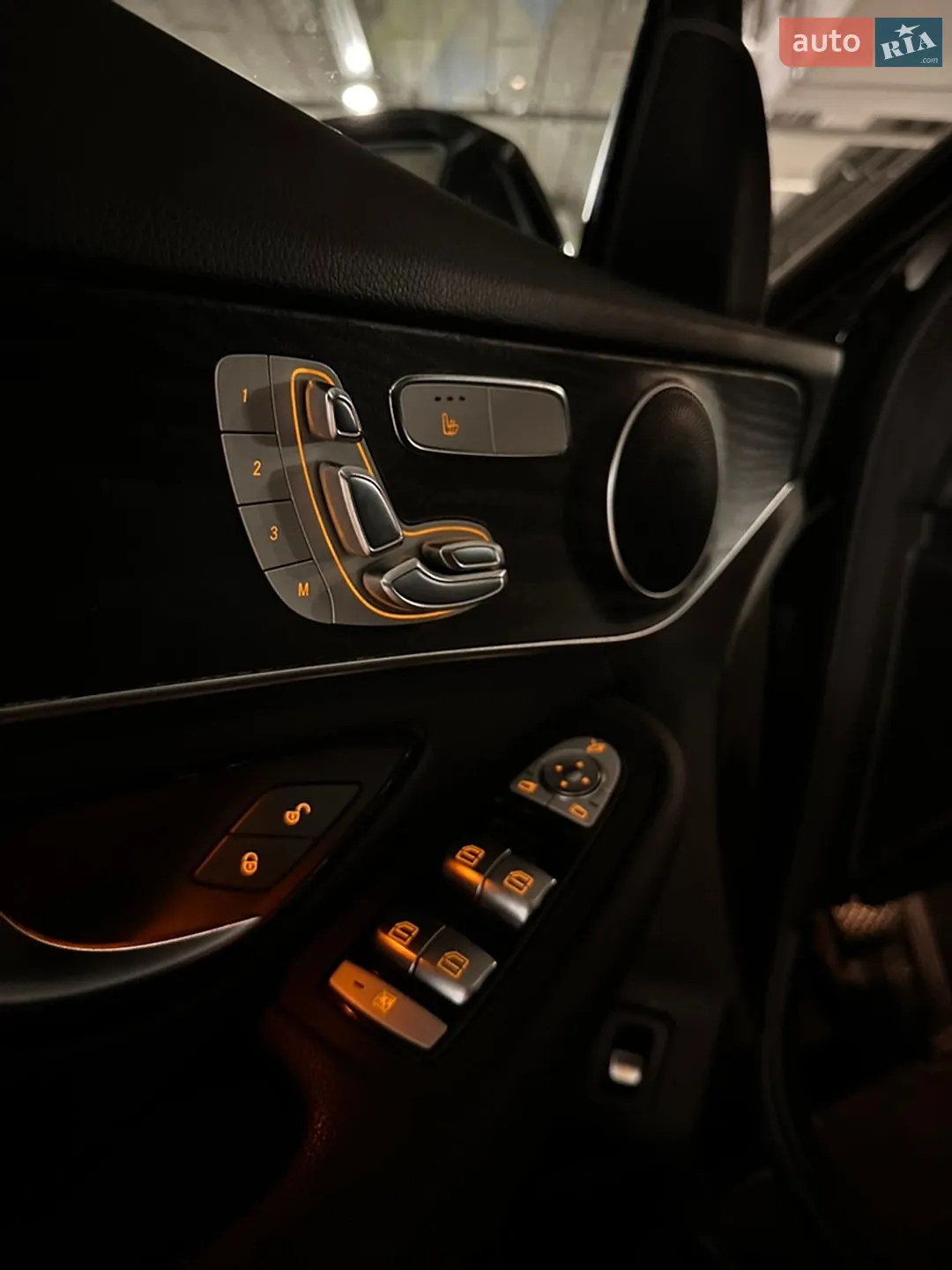 2020 Mercedes-Benz GLC - мініатюра 24