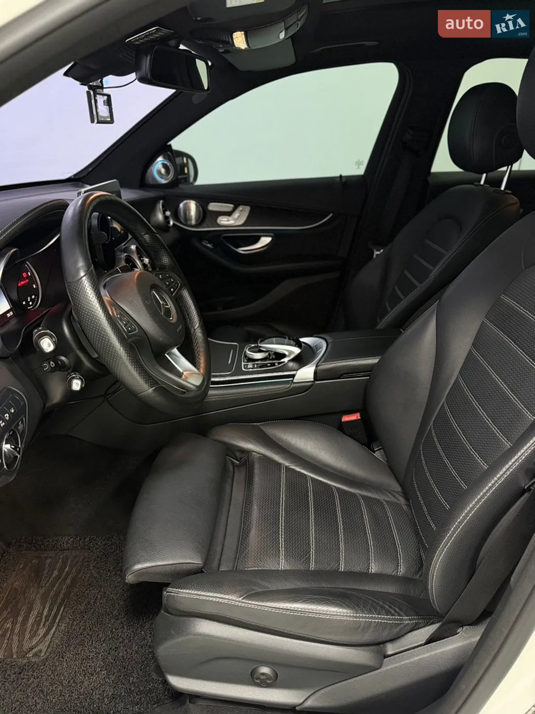 2016 Mercedes-Benz GLC - мініатюра 18