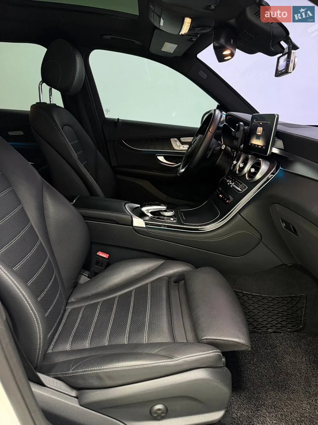 2016 Mercedes-Benz GLC - мініатюра 25