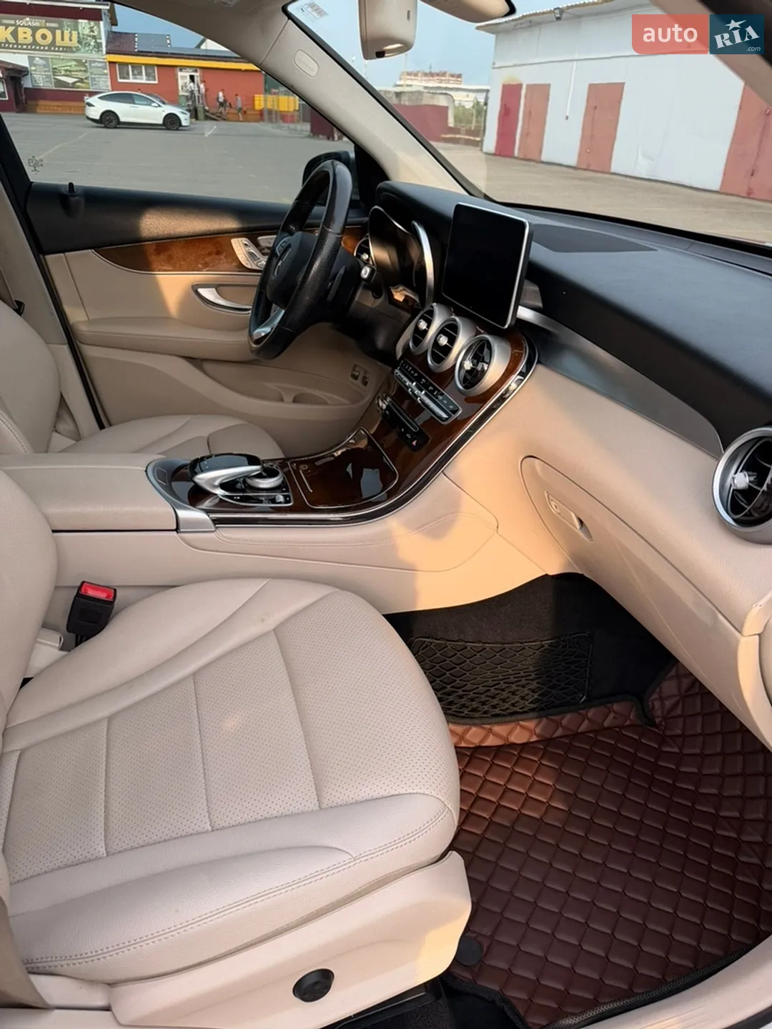 2018 Mercedes-Benz GLC - мініатюра 30