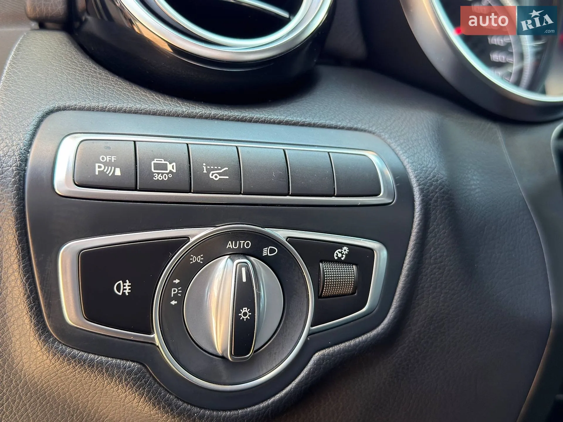 2019 Mercedes-Benz GLC - мініатюра 29