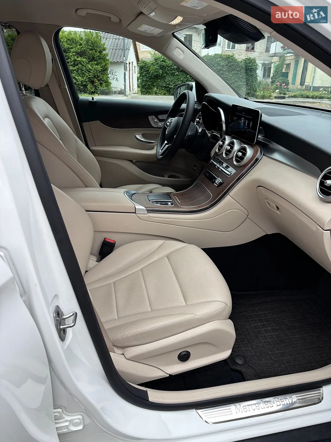 2022 Mercedes-Benz GLC - мініатюра 15