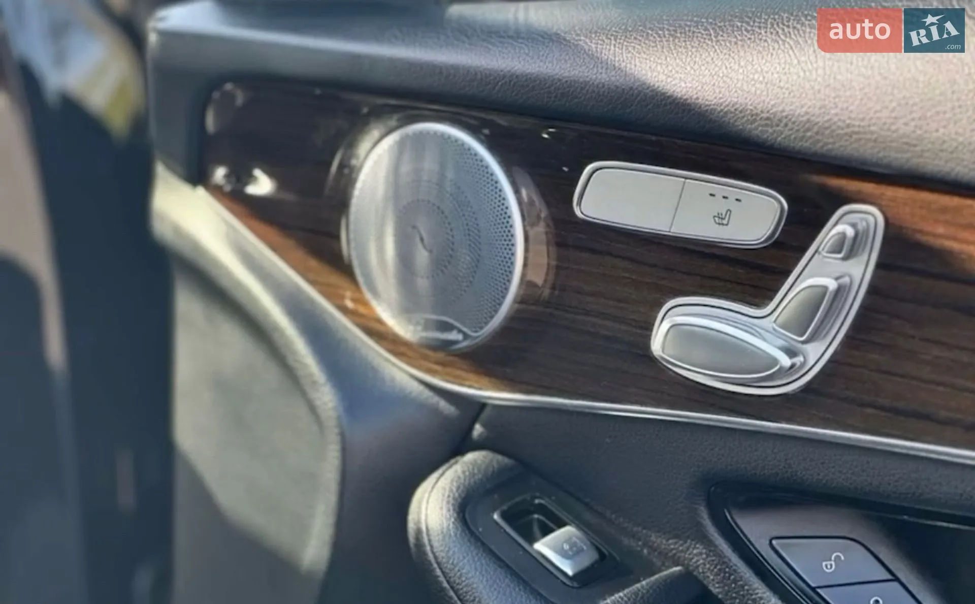2016 Mercedes-Benz GLC - мініатюра 13