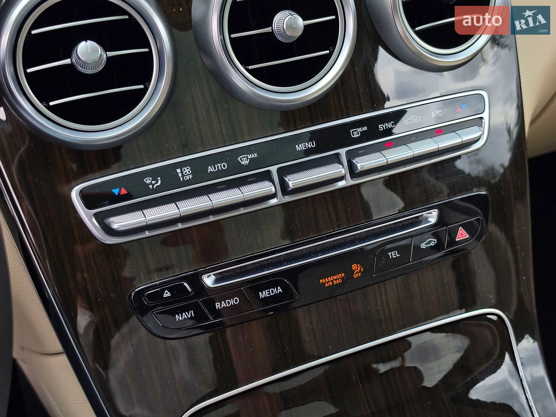 2016 Mercedes-Benz GLC - мініатюра 23