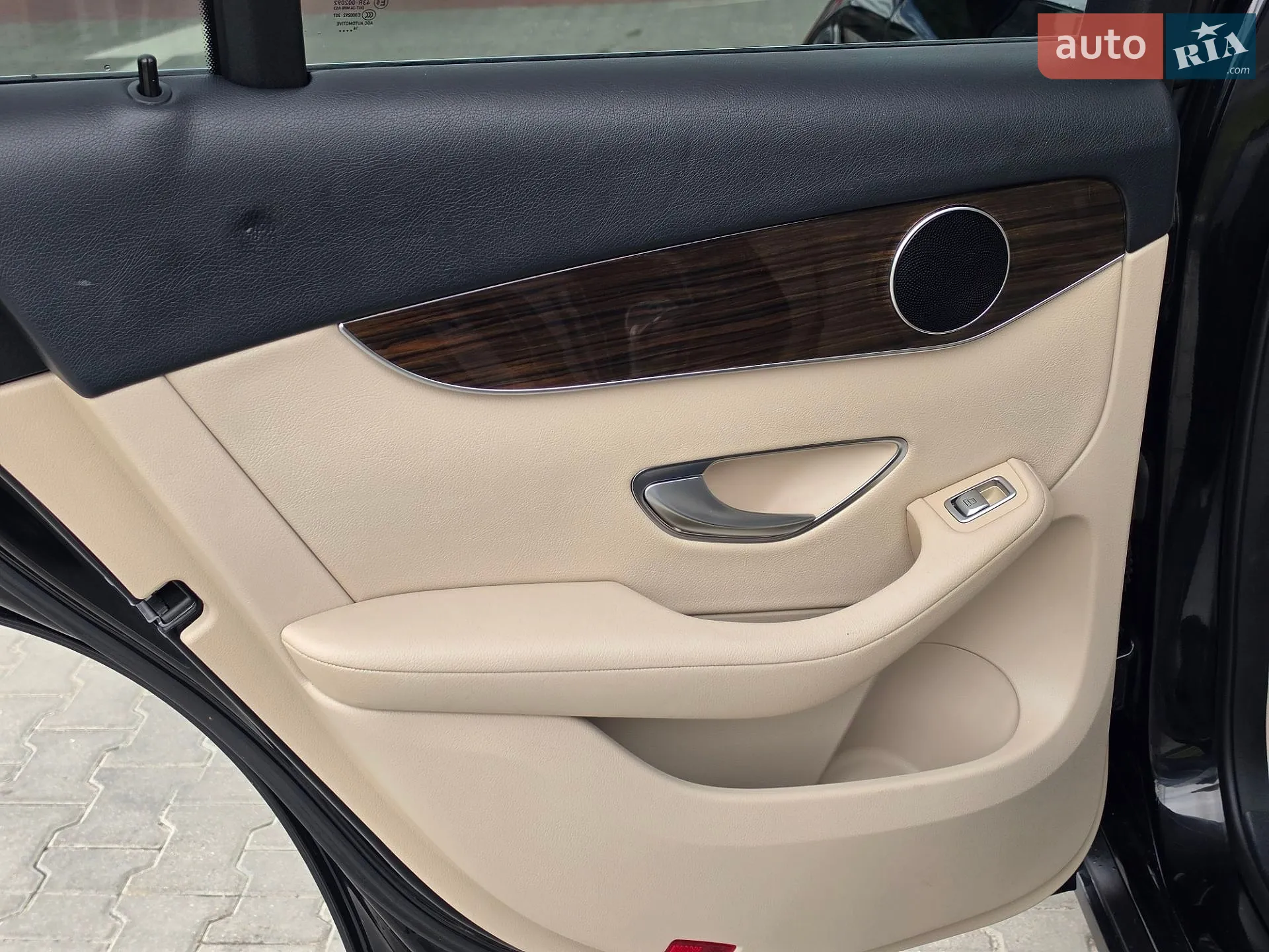 2016 Mercedes-Benz GLC - мініатюра 39