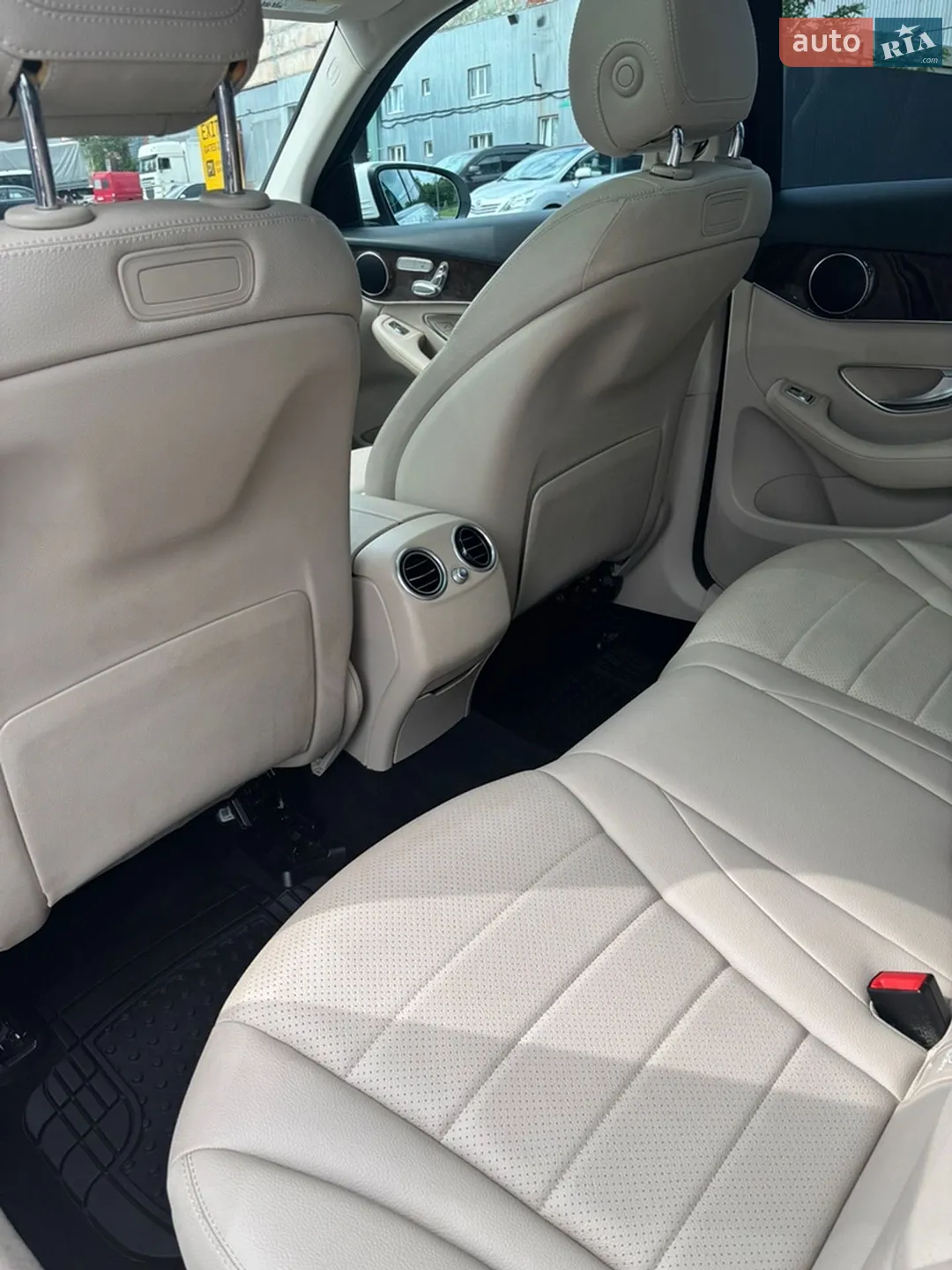 2018 Mercedes-Benz GLC - мініатюра 17