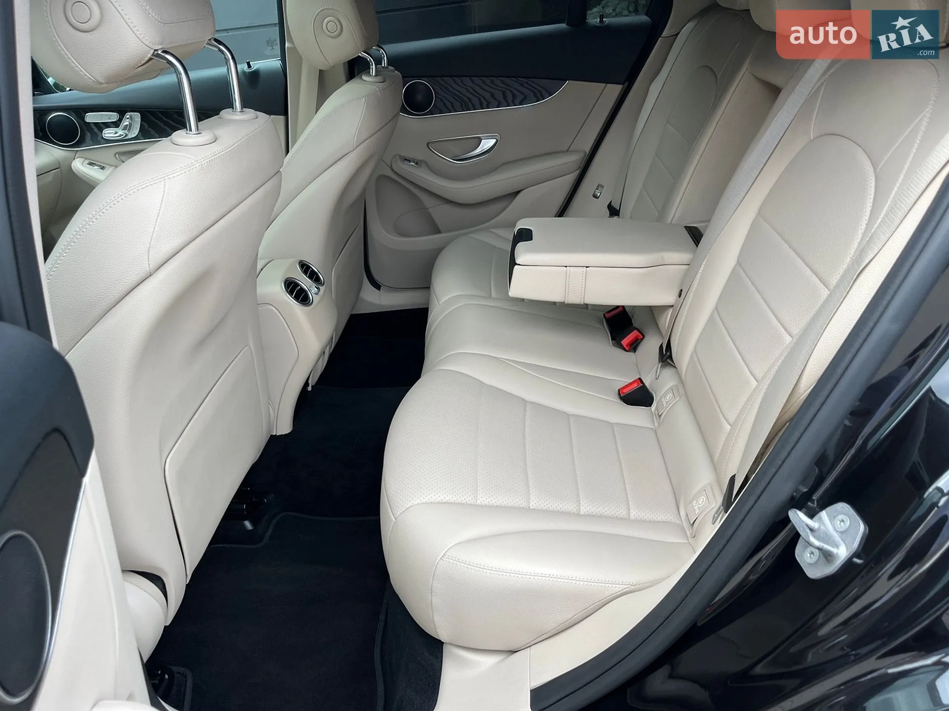 2017 Mercedes-Benz GLC - мініатюра 35