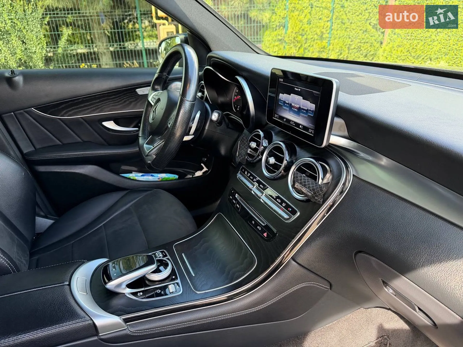 2018 Mercedes-Benz GLC - мініатюра 28