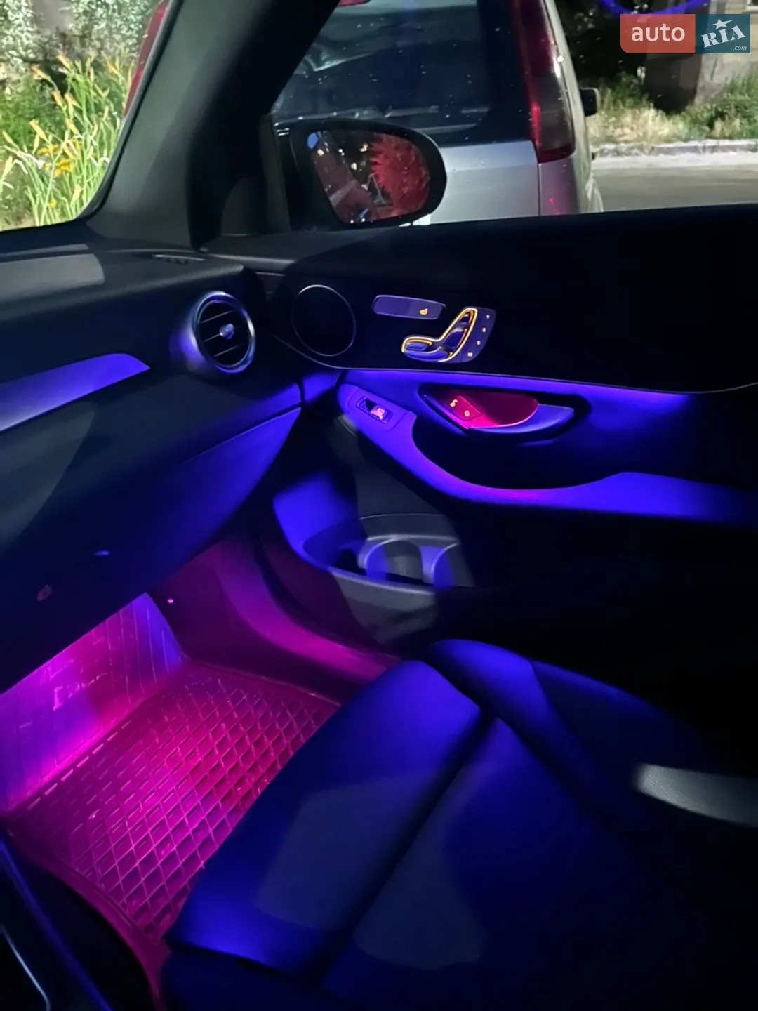 2021 Mercedes-Benz GLC - мініатюра 31