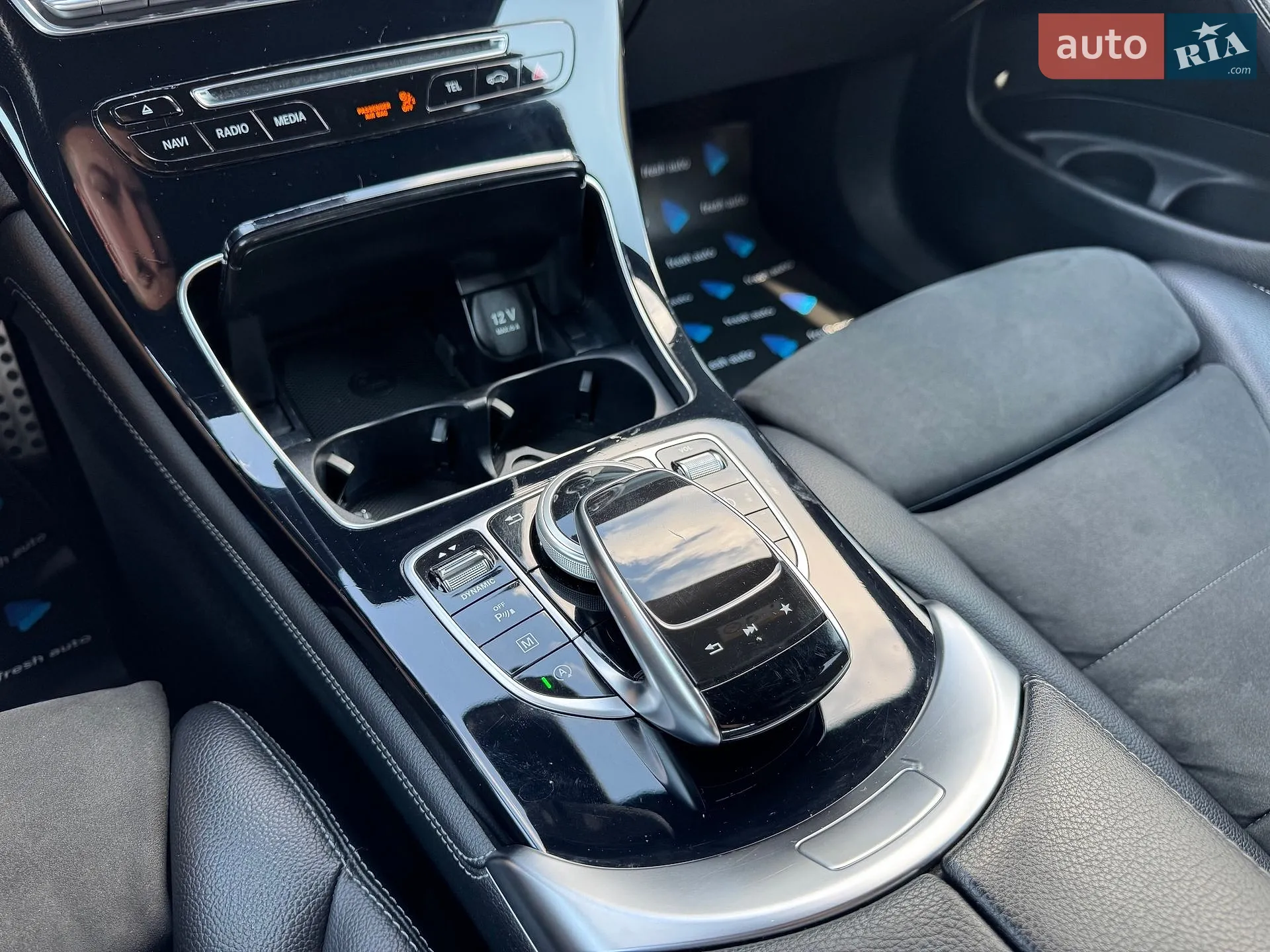 2018 Mercedes-Benz GLC - мініатюра 24